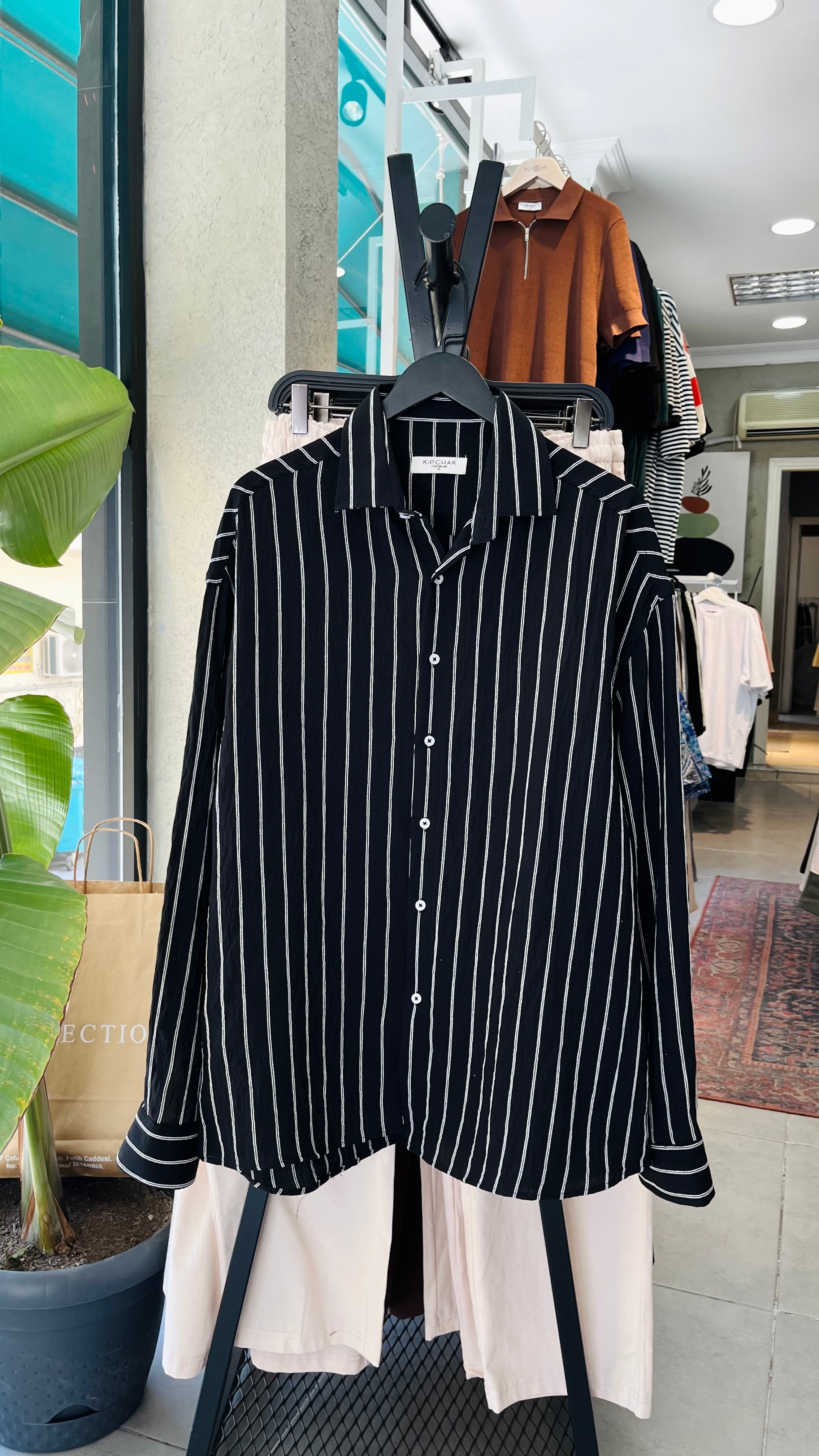 Oversize Beyaz Çizgili Siyah Gömlek - Siyah 5395