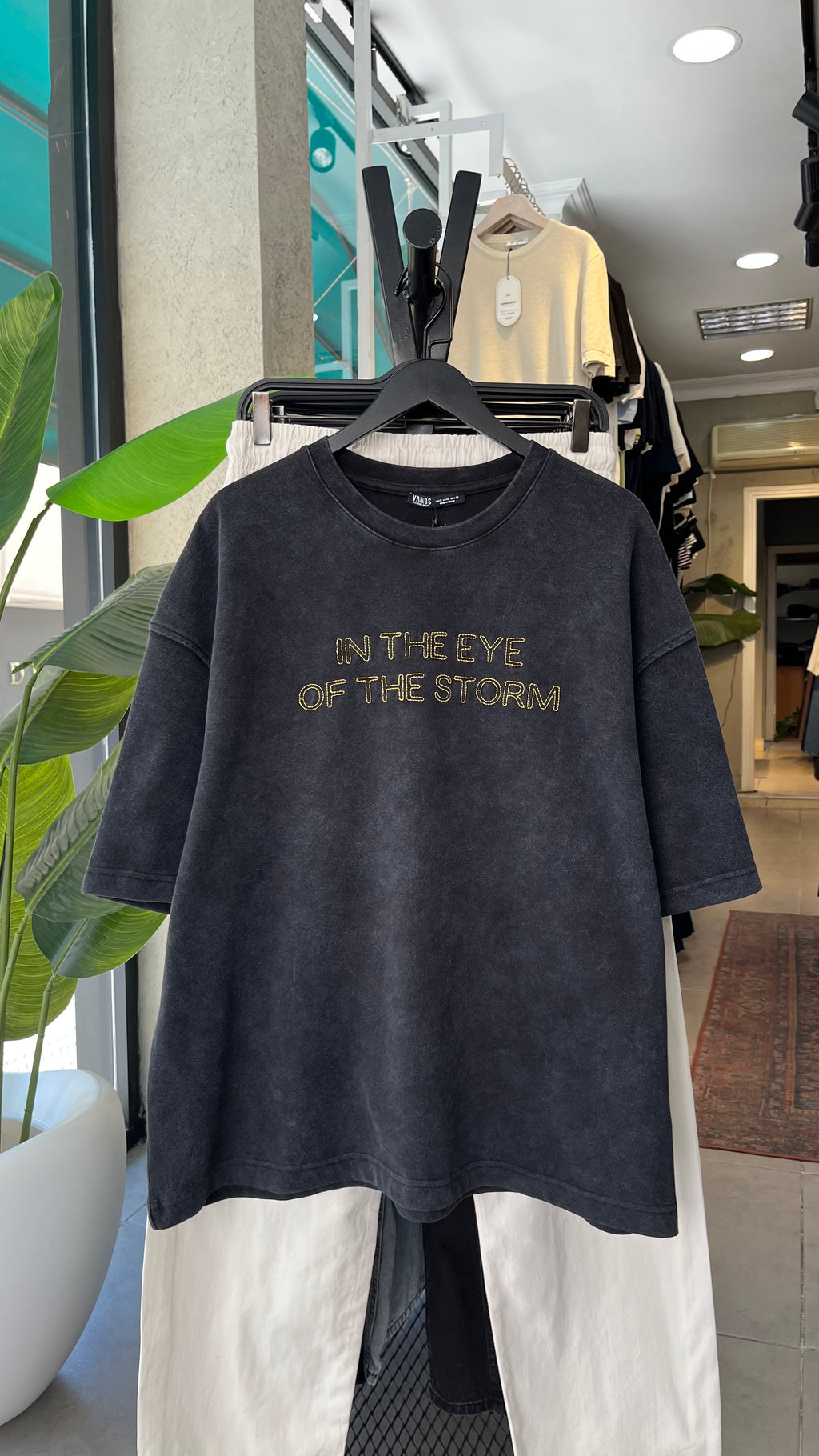 Oversize Siyah Yıkamalı Nakışlı Tshirt 9421