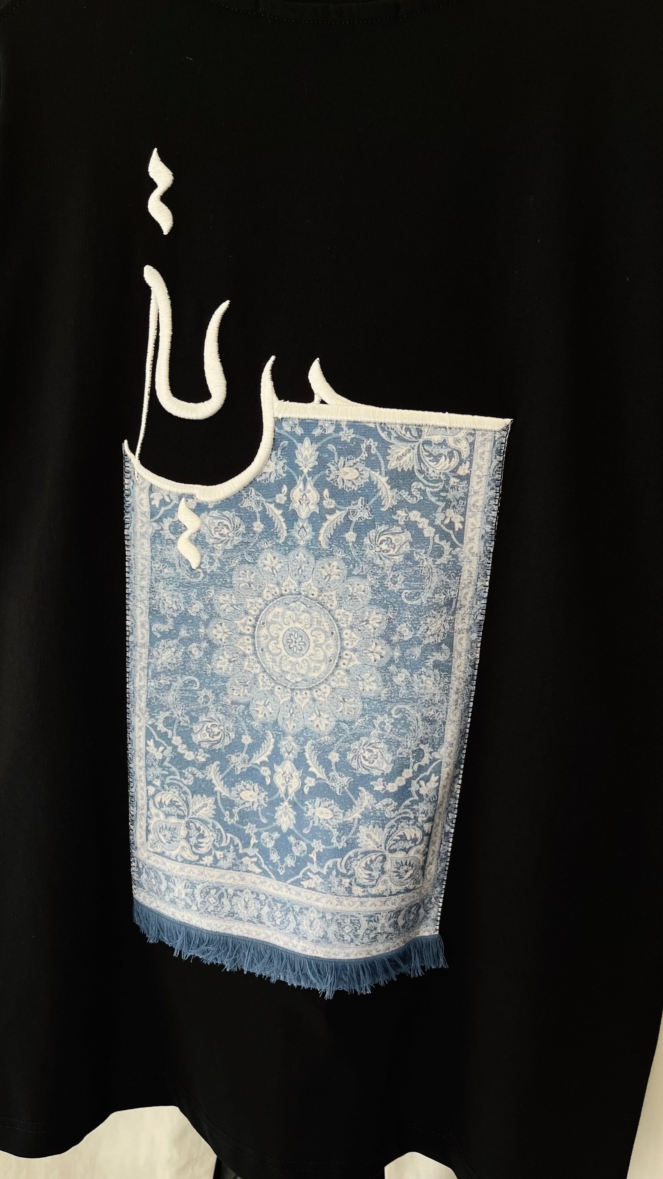 Oversize Siyah Sırt Halı Patchli Tshirt 9422
