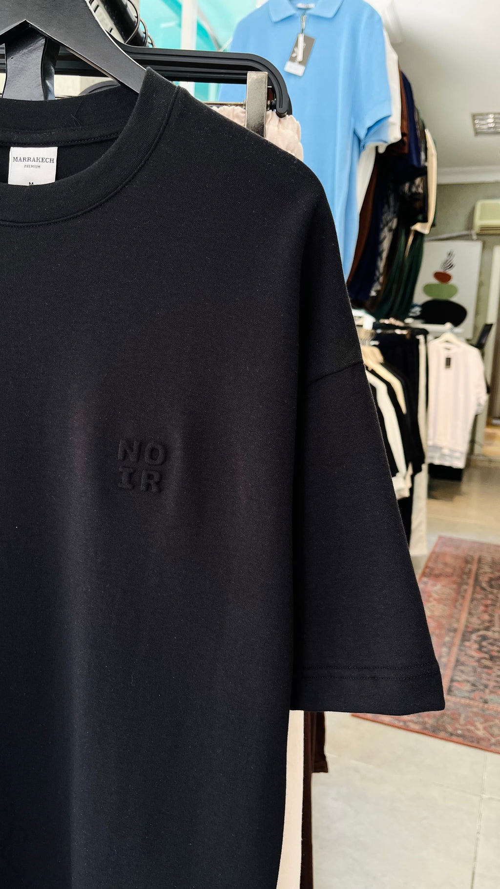 Oversize NOIR Kabartma Baskılı Tshirt – Siyah 9279