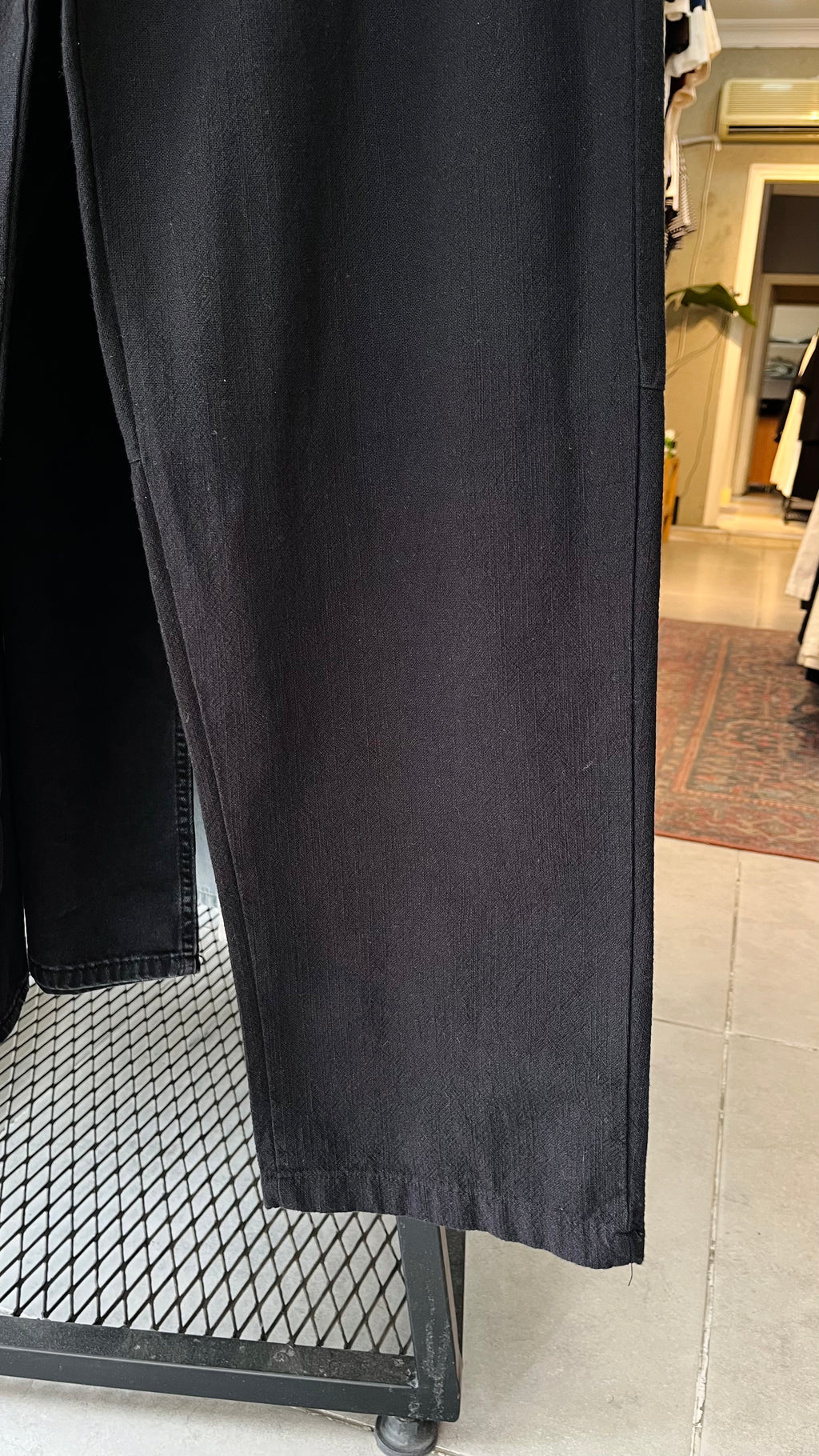 Baggy Nakış Detaylı Siyah Keten Pantolon 6221