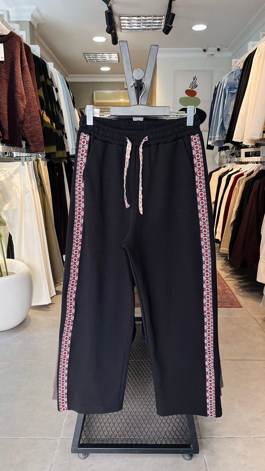 Baggy Etnik Desen Detaylı Siyah Eşofman 6247