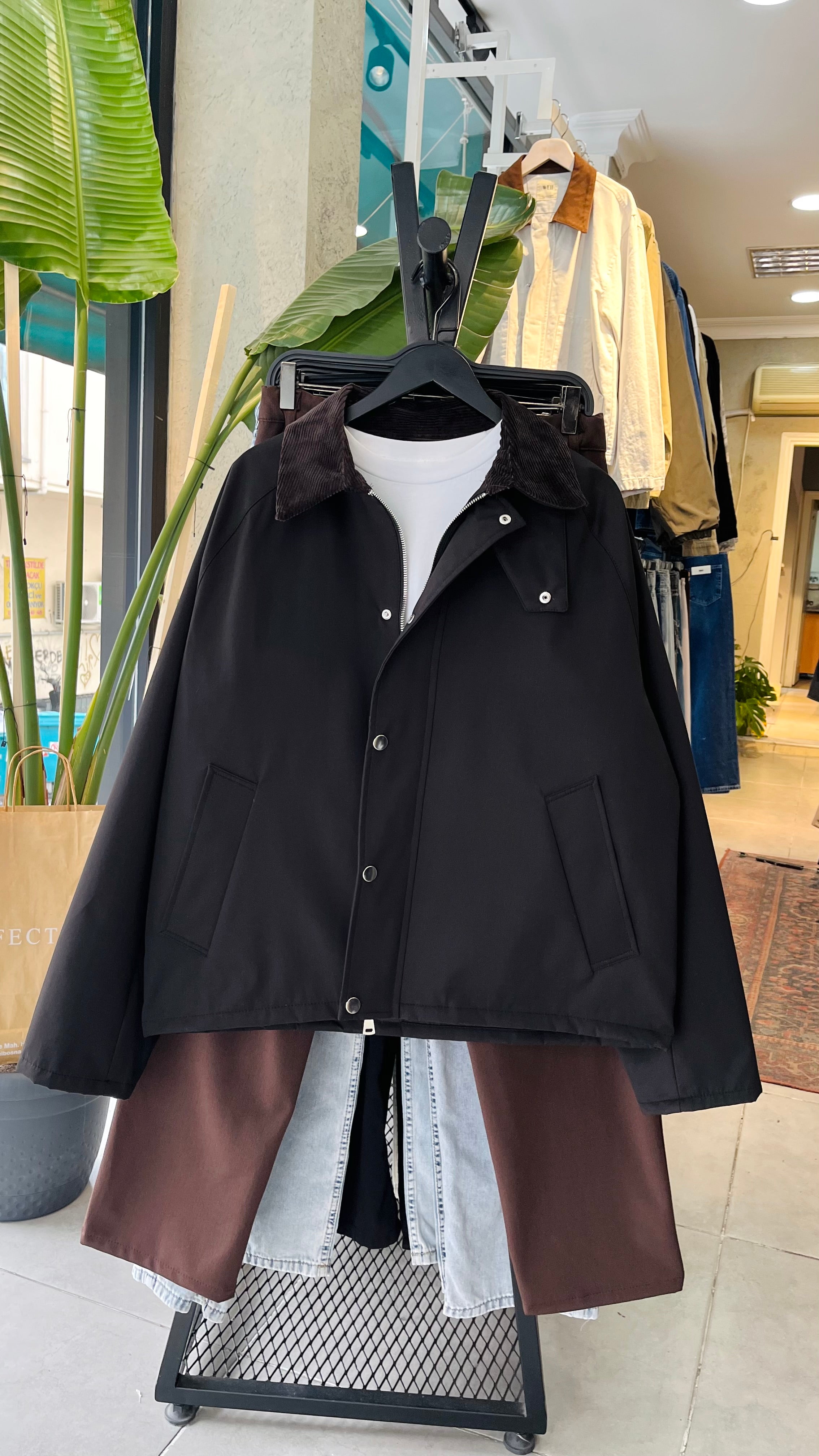 Yakası Kahverengi Kadife Premium Siyah Mont 2052