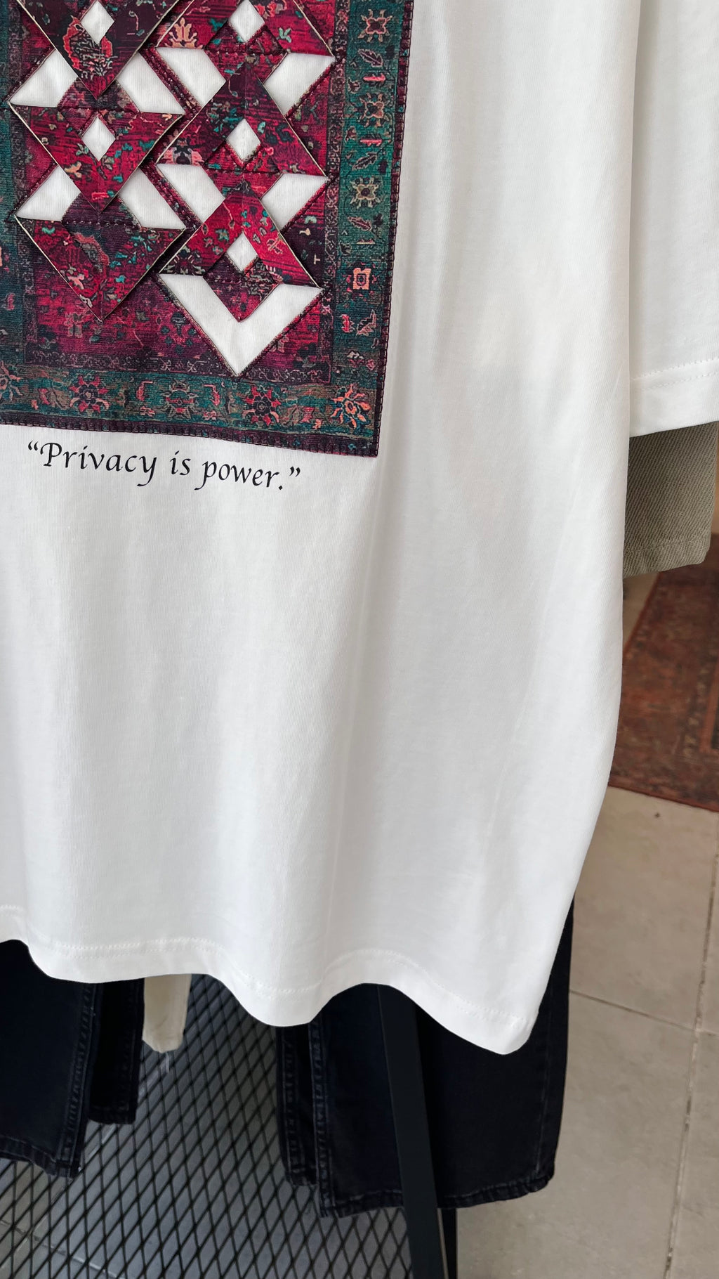 Oversize Beyaz Sırt Patchli  Tshirt 9447