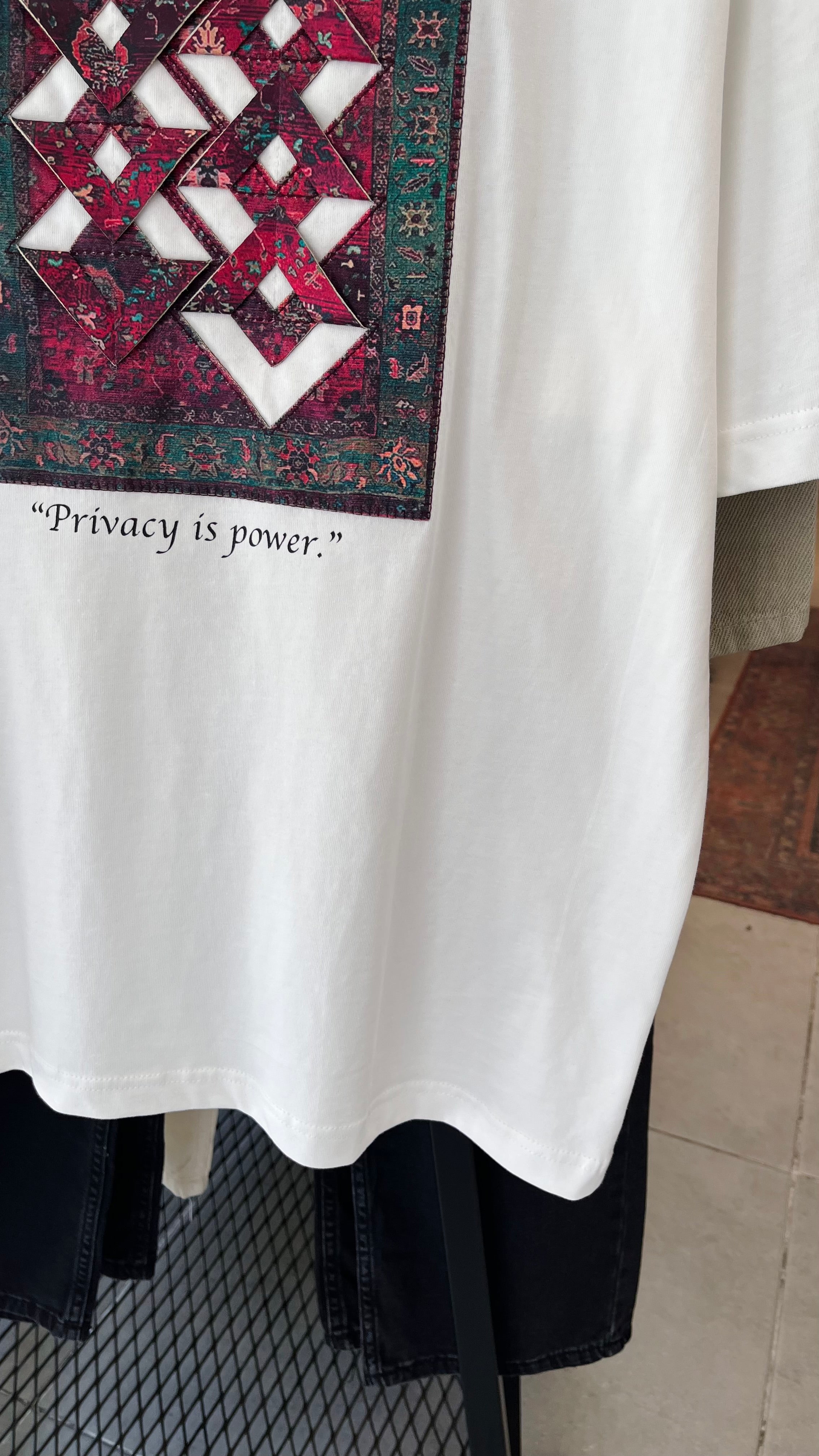 Oversize Beyaz Sırt Patchli  Tshirt 9447