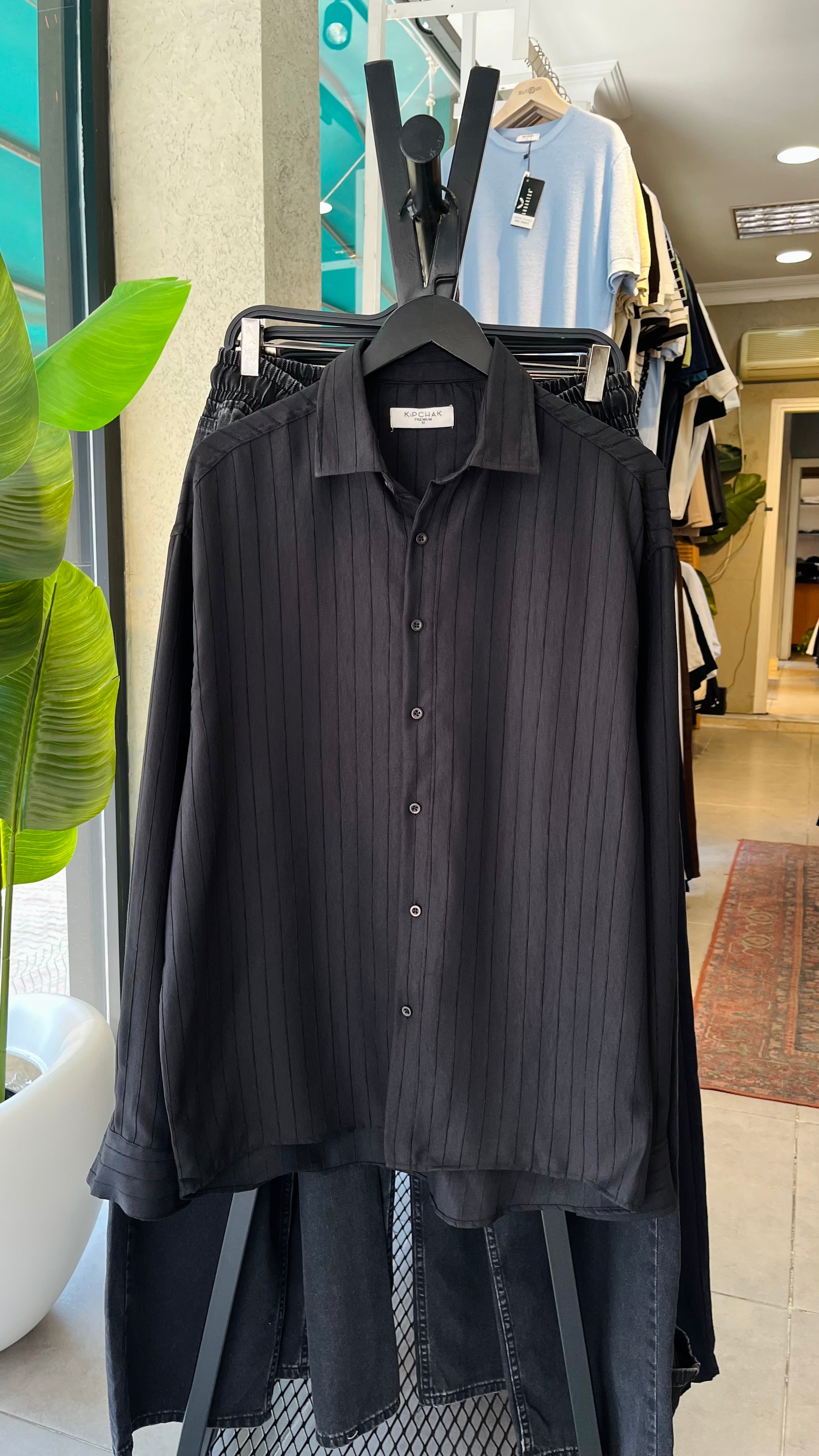 Oversize Siyah Kendiliğinden Desenli Gömlek 5471
