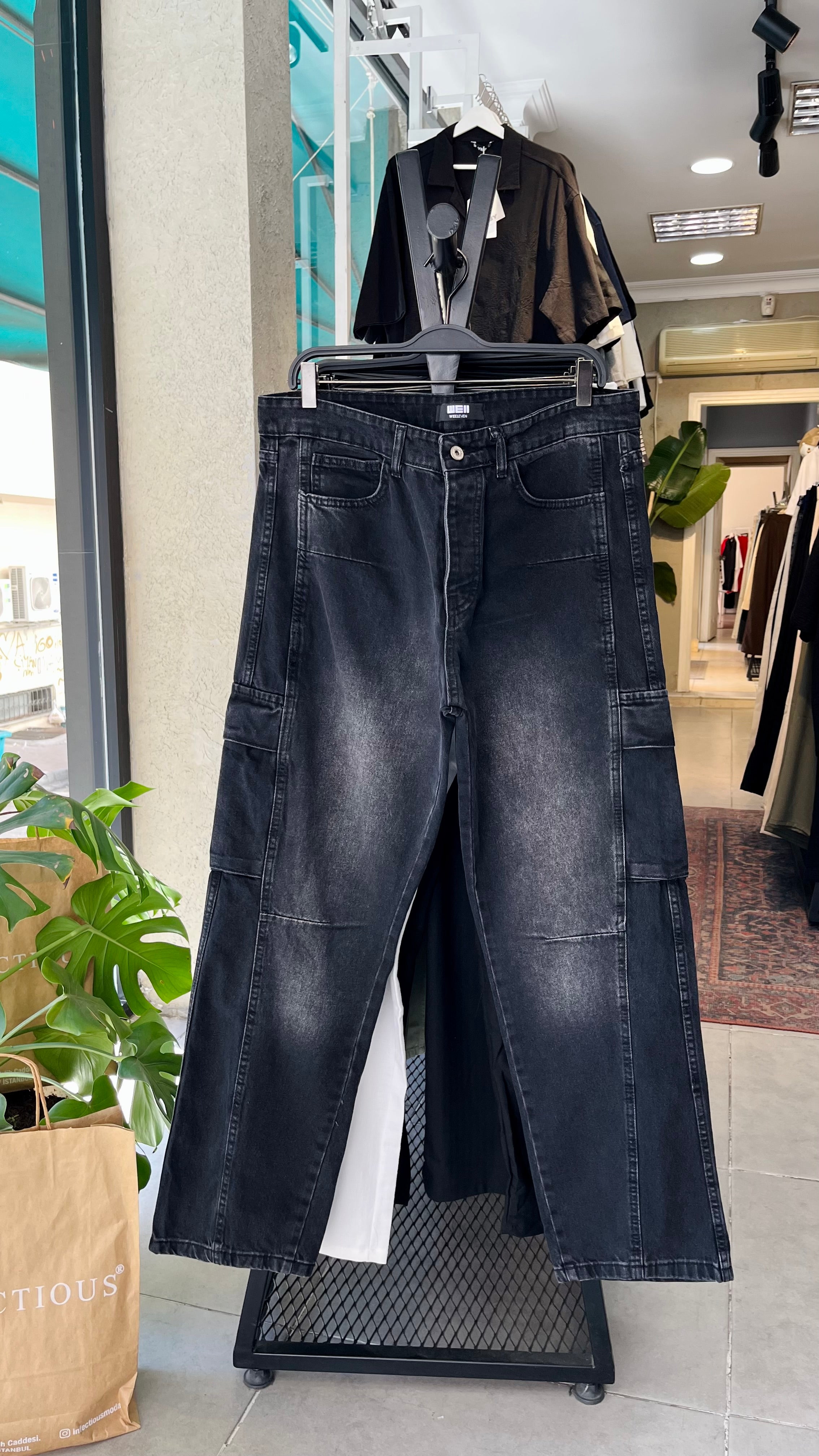 Baggy Siyah Yıkamalı Kargo Cepli Jean 3318