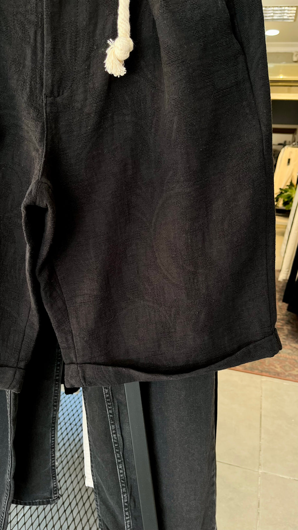 Müslin Kumaş Siyah Jakarlı Baggy Şort 8014