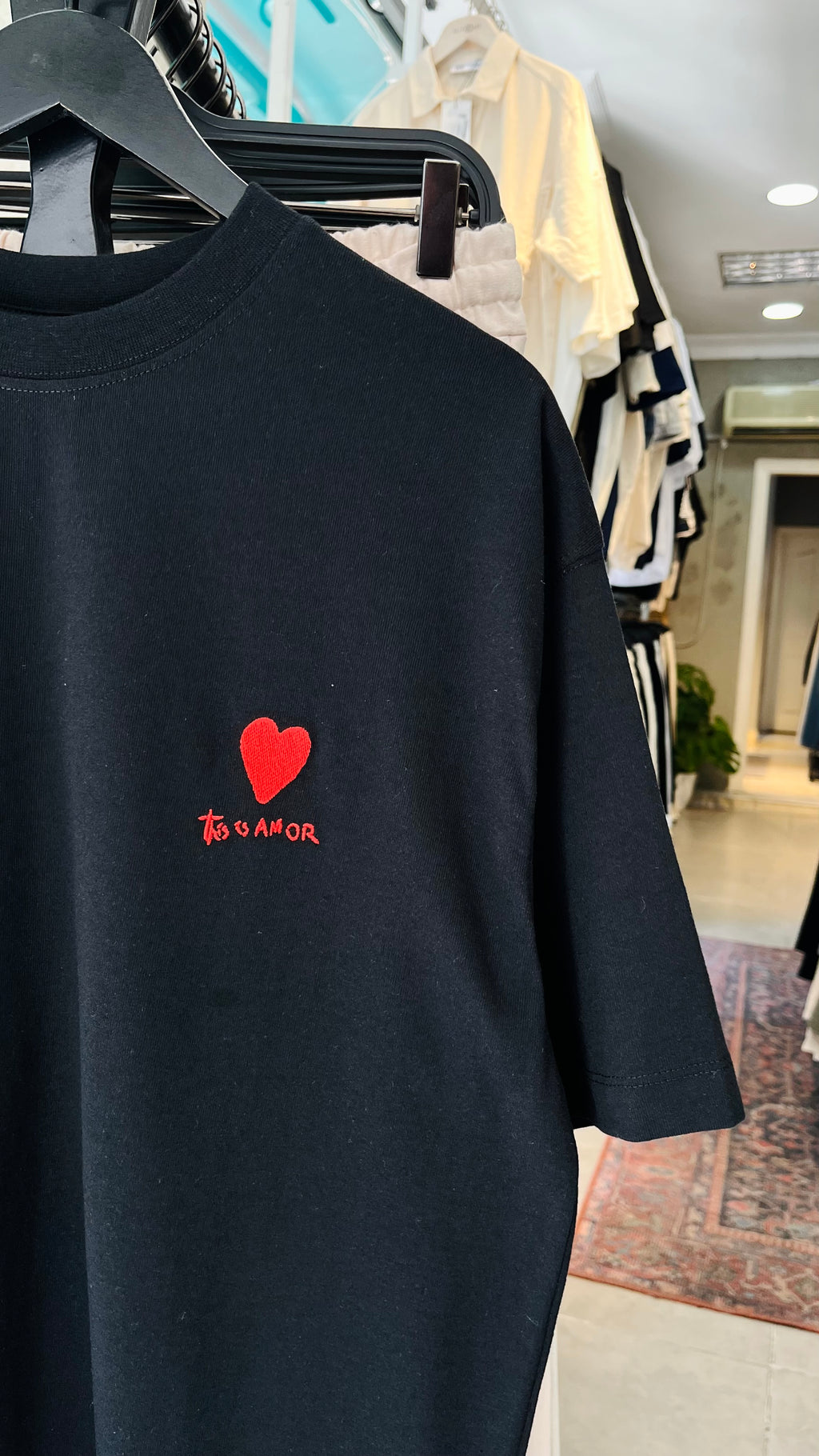 Oversize Siyah Amor Nakış Detaylı Tshirt – Siyah 9316