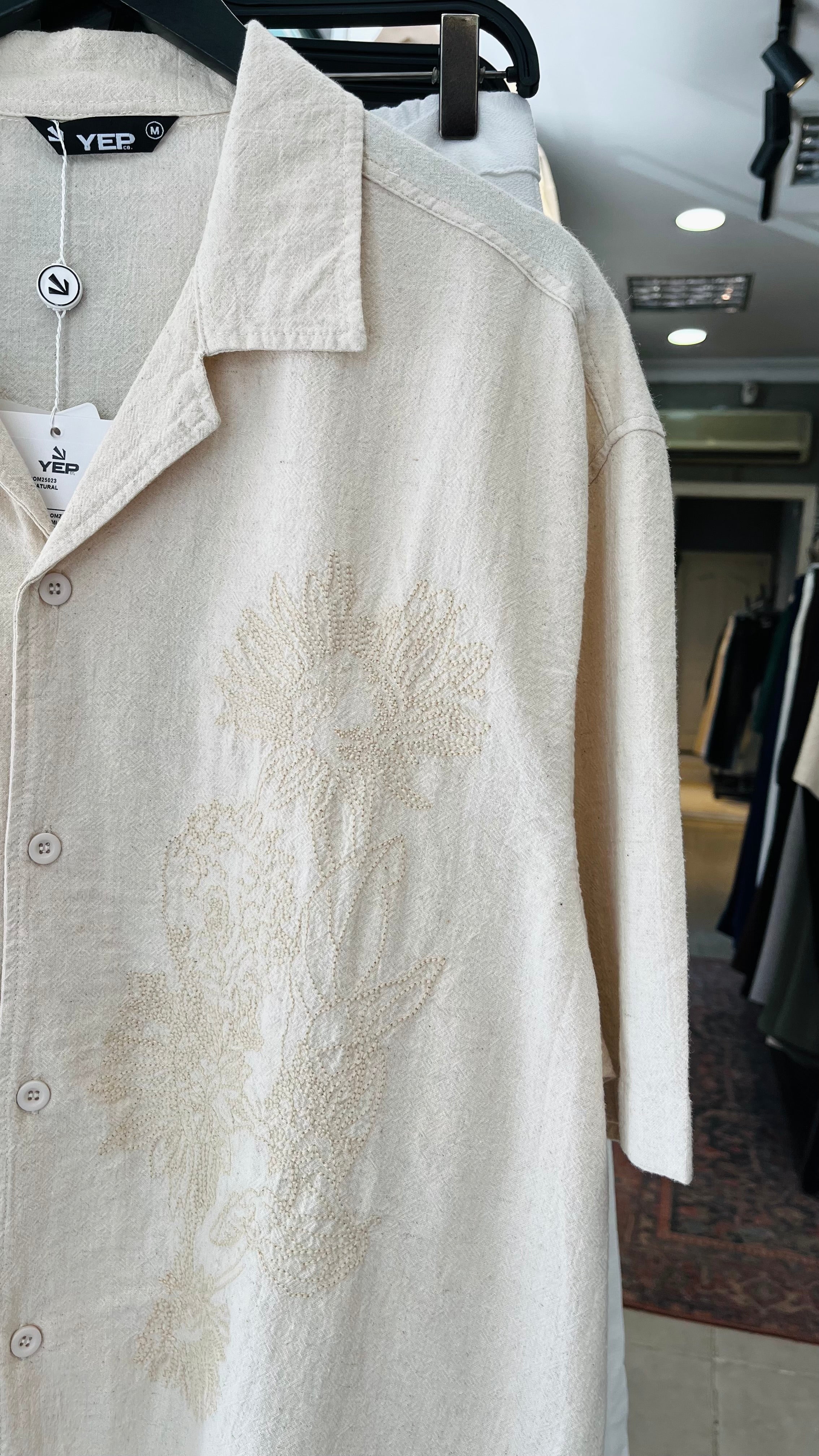 Oversize Bej Nakış Detaylı Apaş Yaka Kısa Kollu Gömlek - Bej 5419