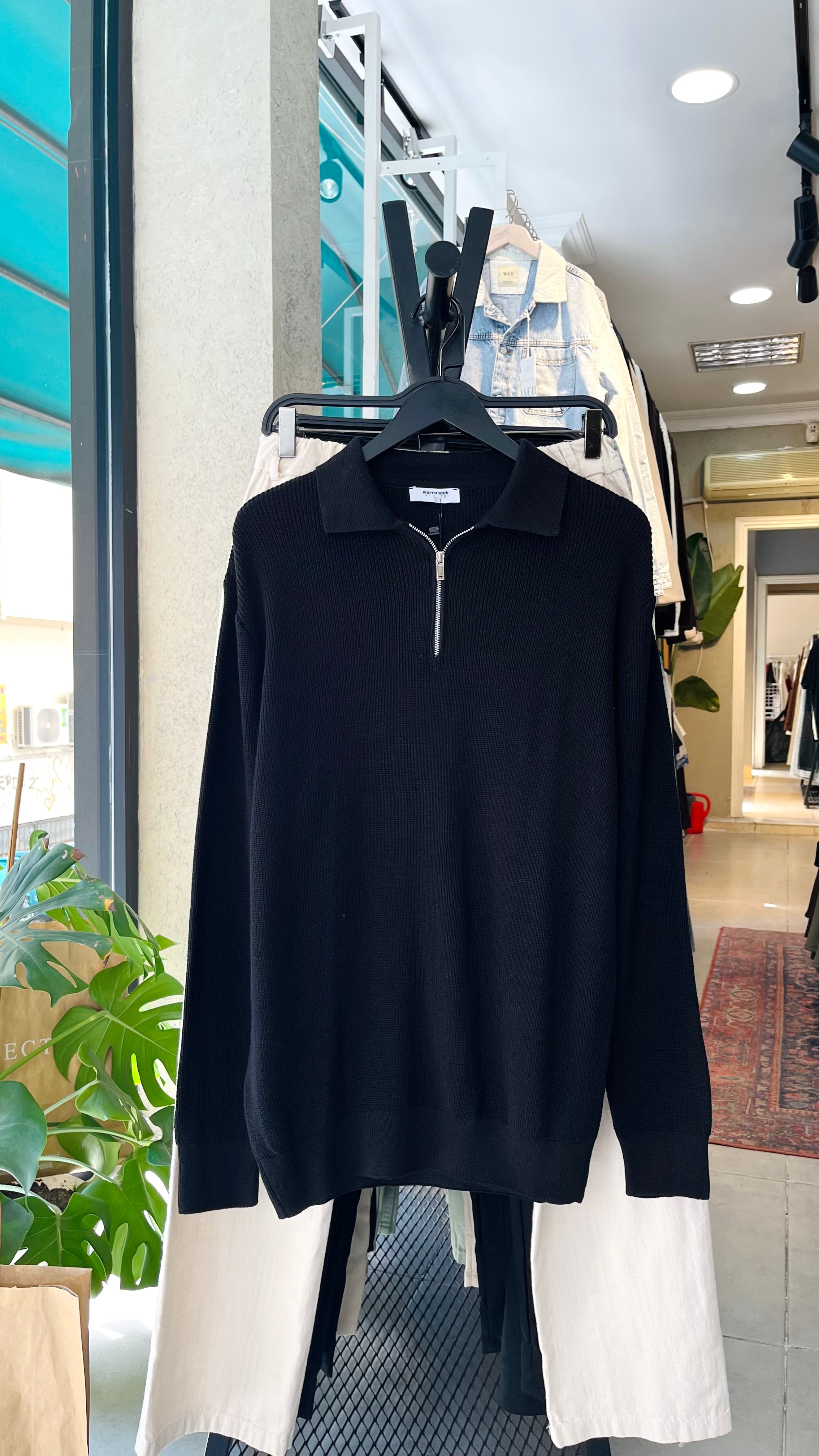 Oversize Siyah Yakalı Fermuarlı Triko Kazak 7020