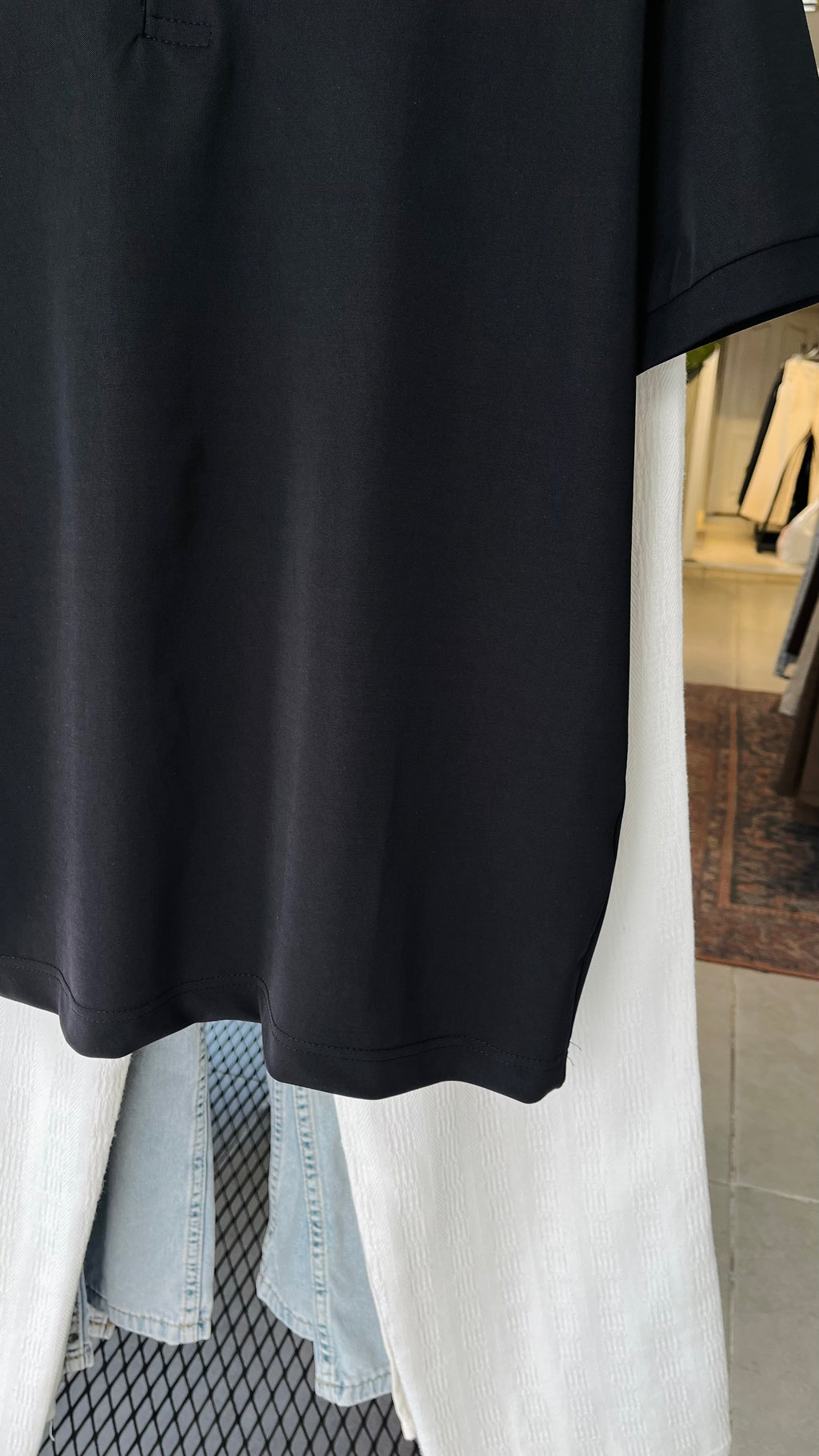 Rahat Kalıp Siyah Yakalı Tshirt Detay Görünüm