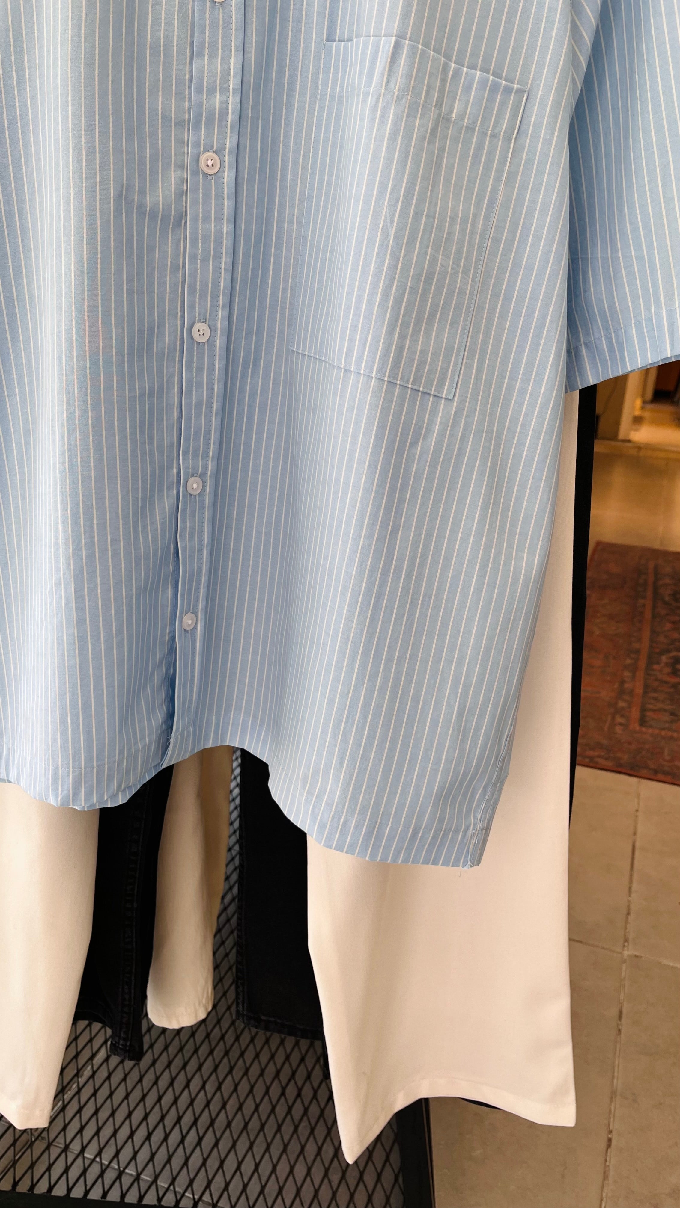 Oversize Beyaz Çizgili Bebe Mavisi Kısa Kollu Gömlek 5502
