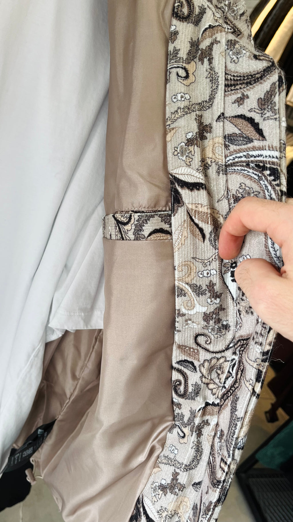 Desenli Kadife Şişme Bej Mont 2050