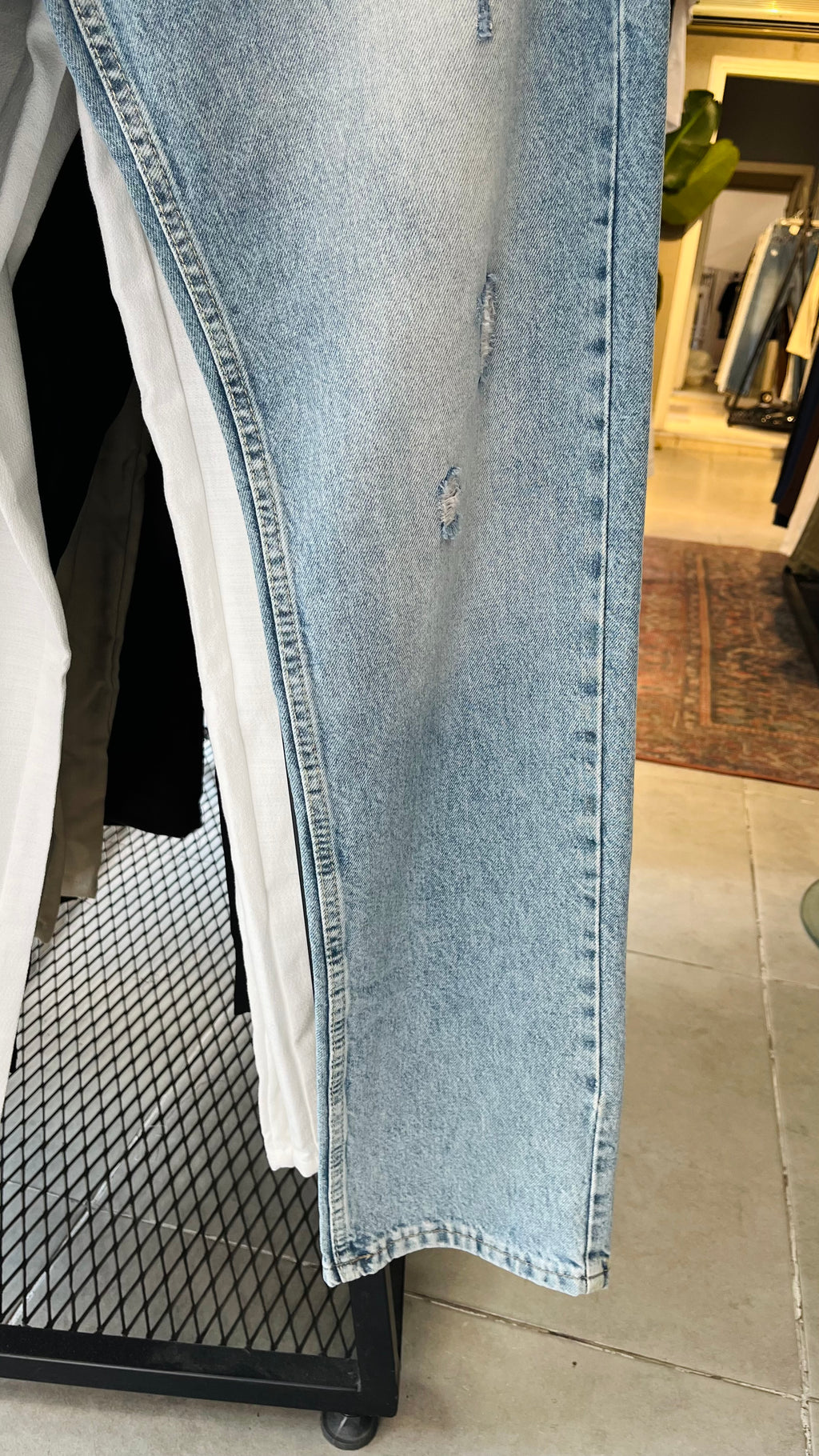 Baggy Mavi Yırtıklı Jean 3240