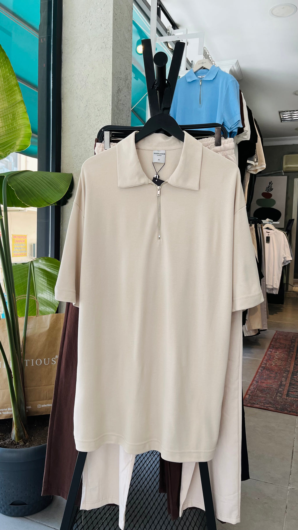Oversize Bej Yakalı Fermuarlı Tshirt – Bej 9261