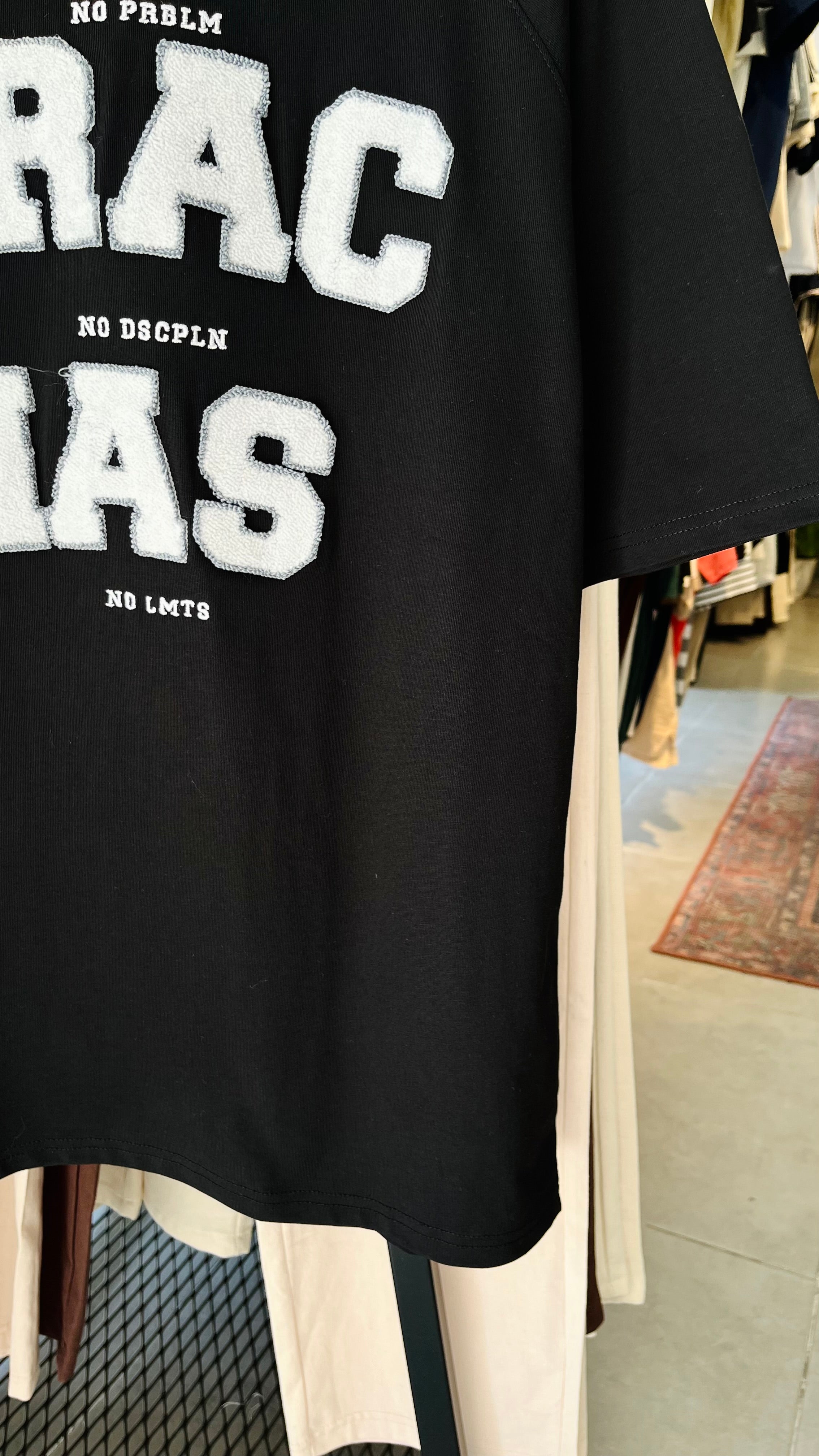Oversize Siyah Gracias Nakış Detaylı Tshirt – Siyah 9313