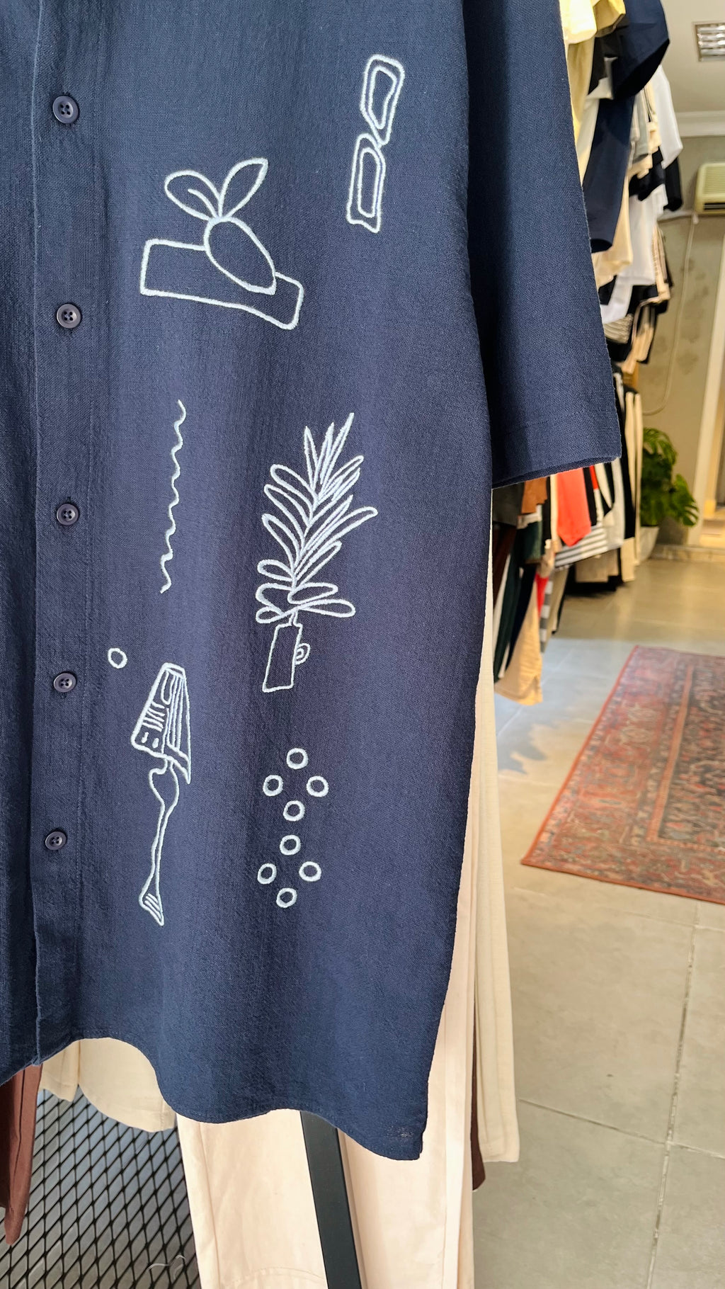 Oversize Lacivert Nakış Detaylı Kısa Kollu Gömlek - Lacivert 5417