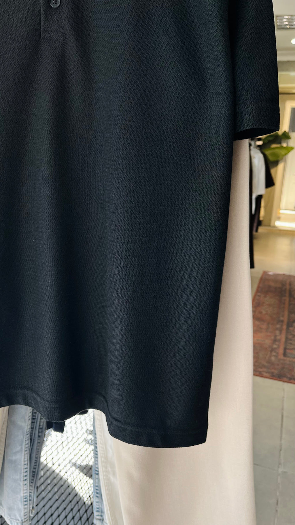 Siyah yakası bej çizgili tshirt 9371
