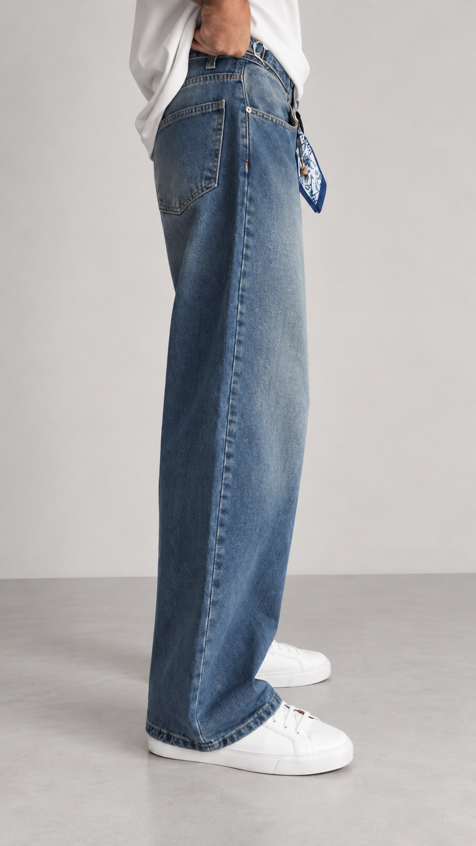 Baggy Mavi Eskitme Aksesuar ve Toka Detaylı Jean 3342