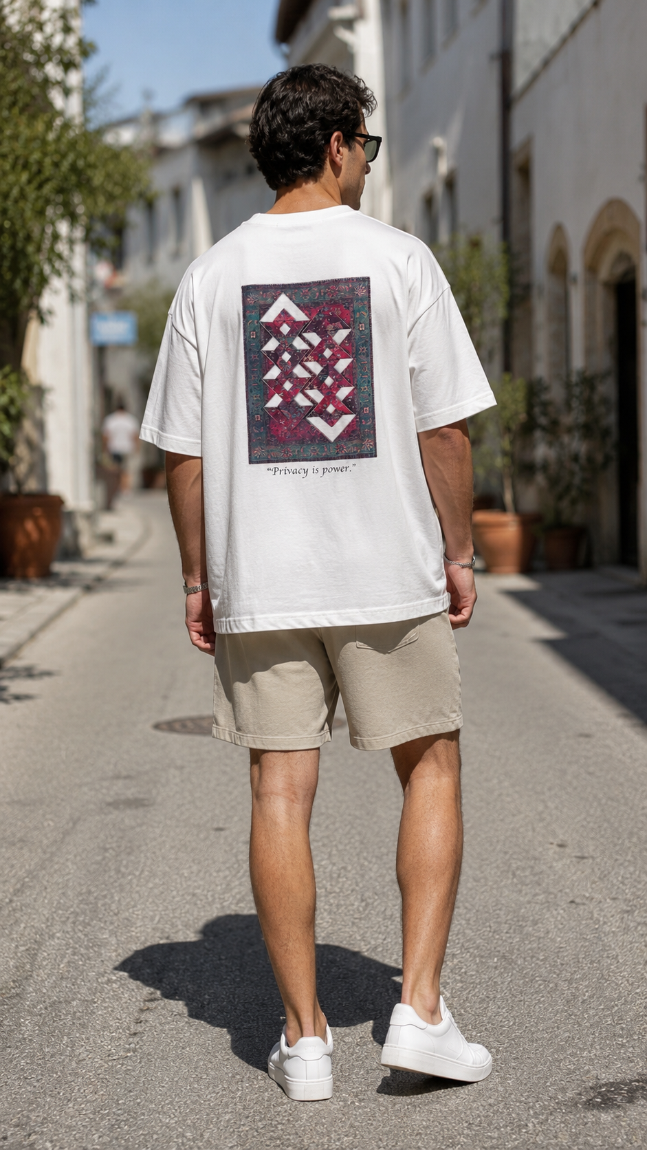 Oversize Beyaz Sırt Patchli  Tshirt 9447