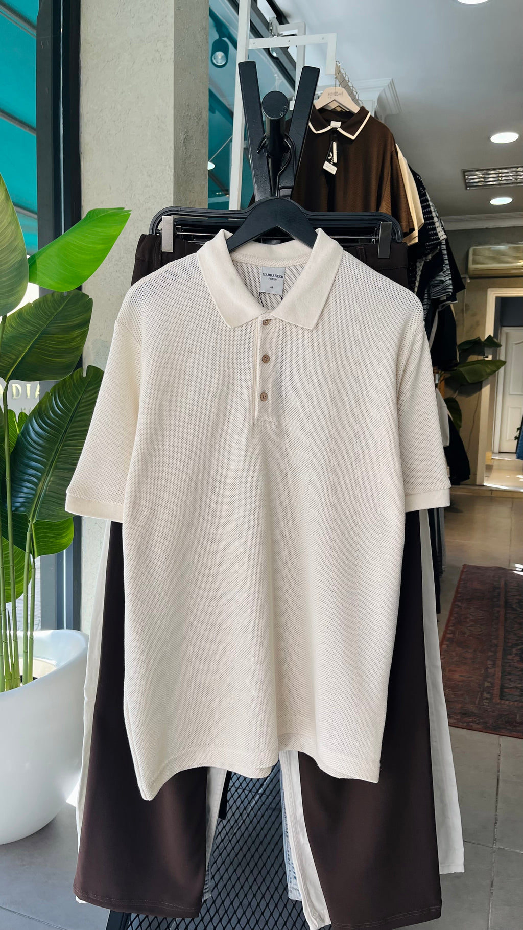 Bej yakalı tshirt 9373