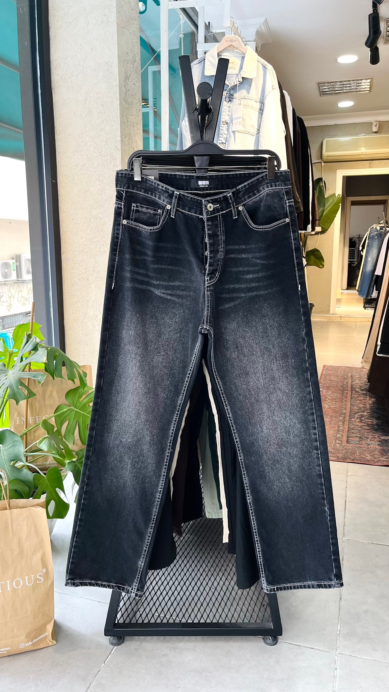 Baggy Siyah Yıkamalı Jean 3328