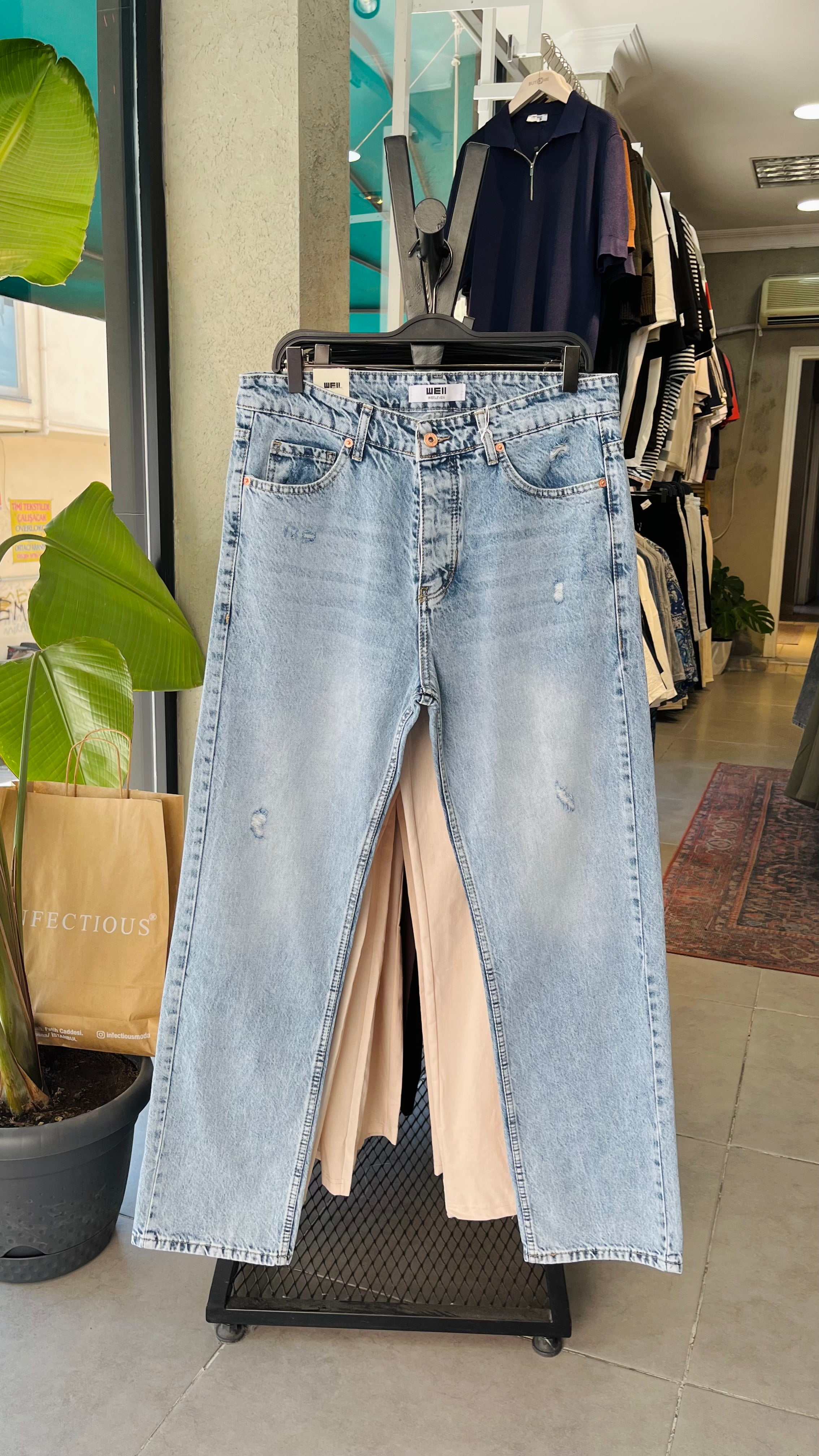 Baggy Yırtıklı Açık Mavi Jean 3304
