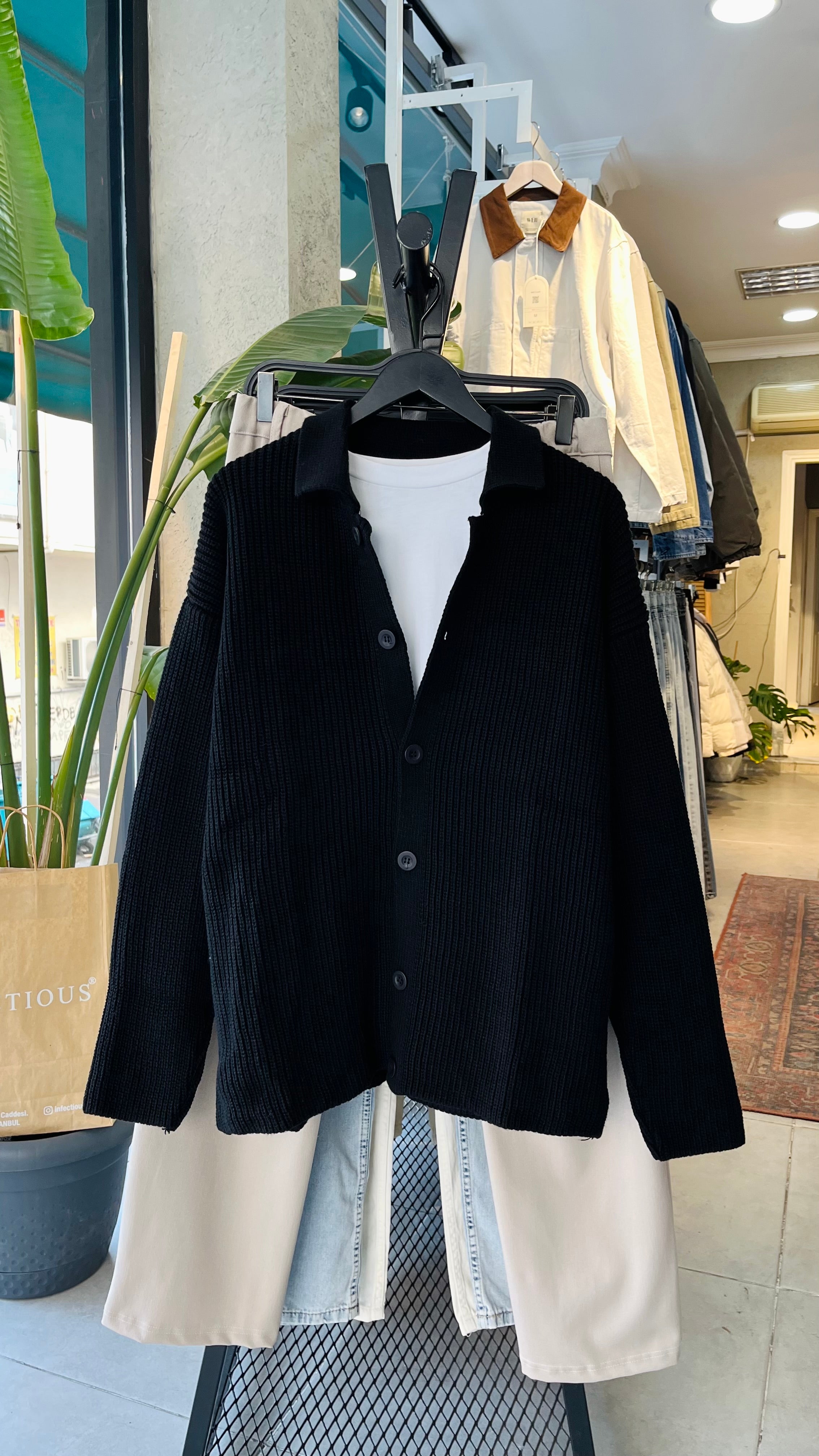 Oversize Siyah Yakalı Hırka 7055