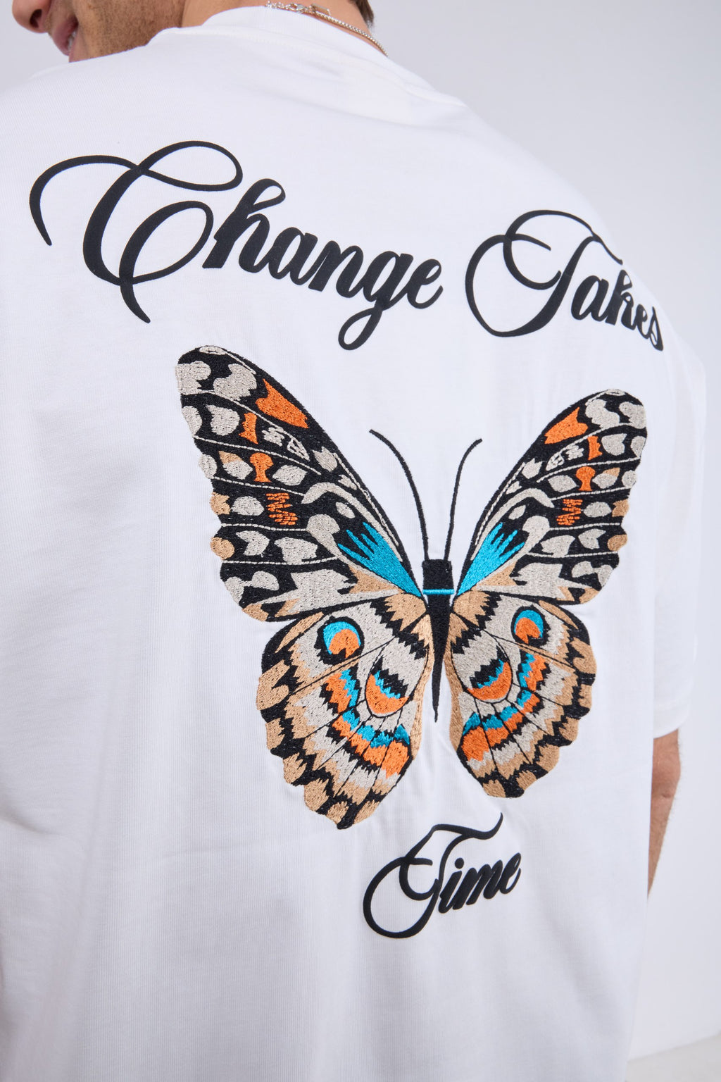Oversize Beyaz Sırt Nakış Detaylı Tshirt 9368