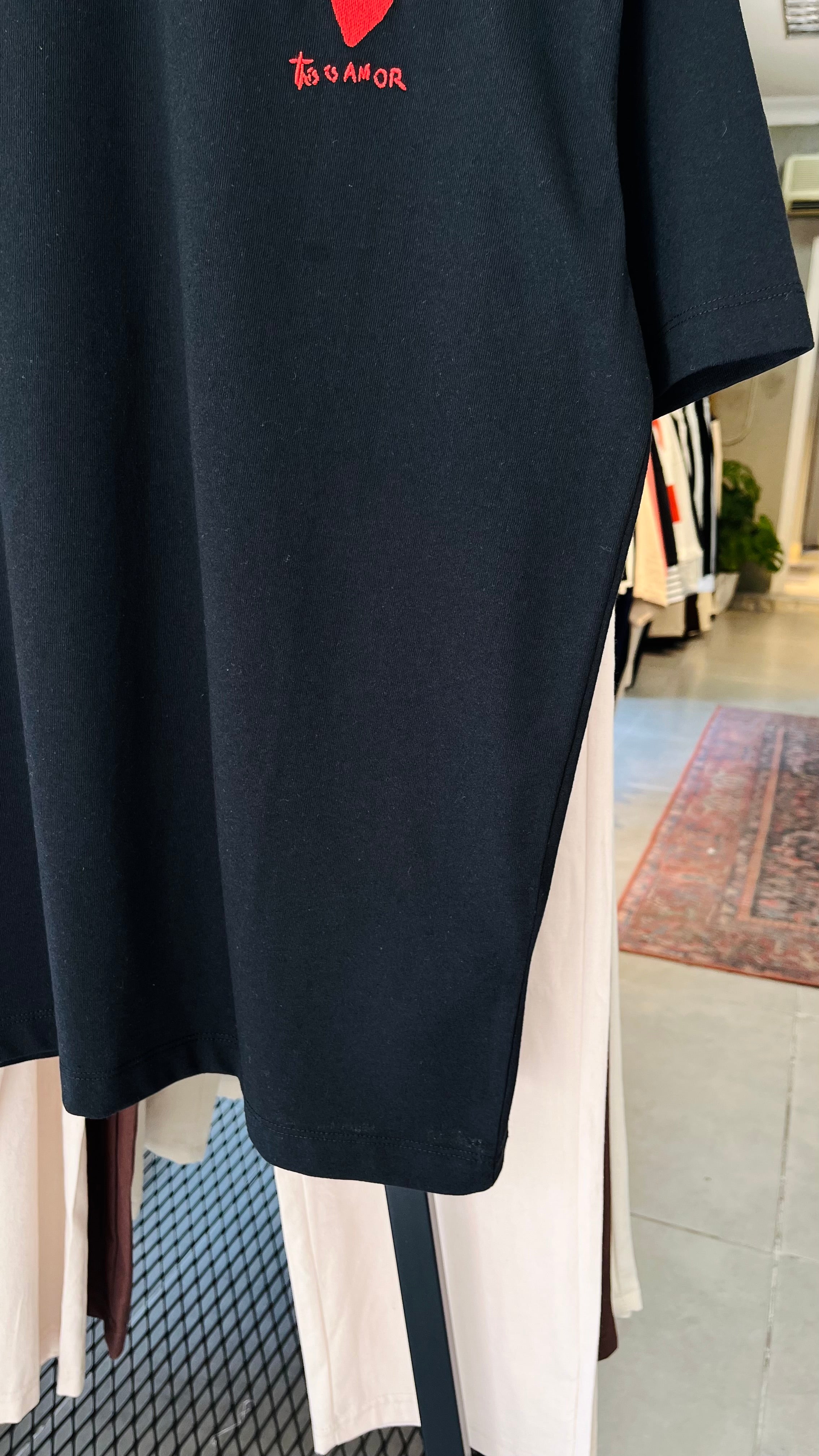 Oversize Siyah Amor Nakış Detaylı Tshirt – Siyah 9316