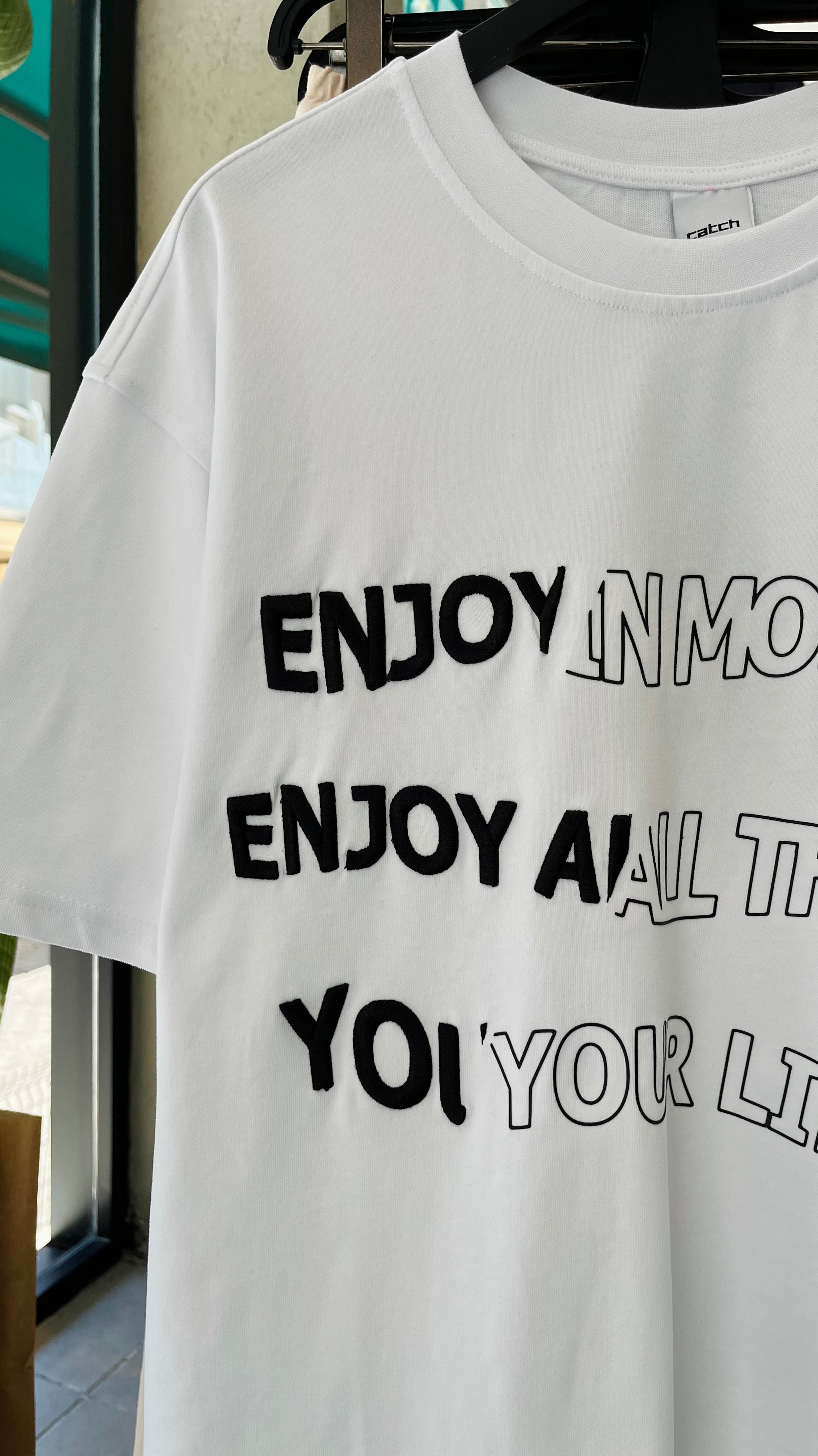 Oversize Beyaz Enjoy Nakış Detaylı Tshirt – Beyaz 9304