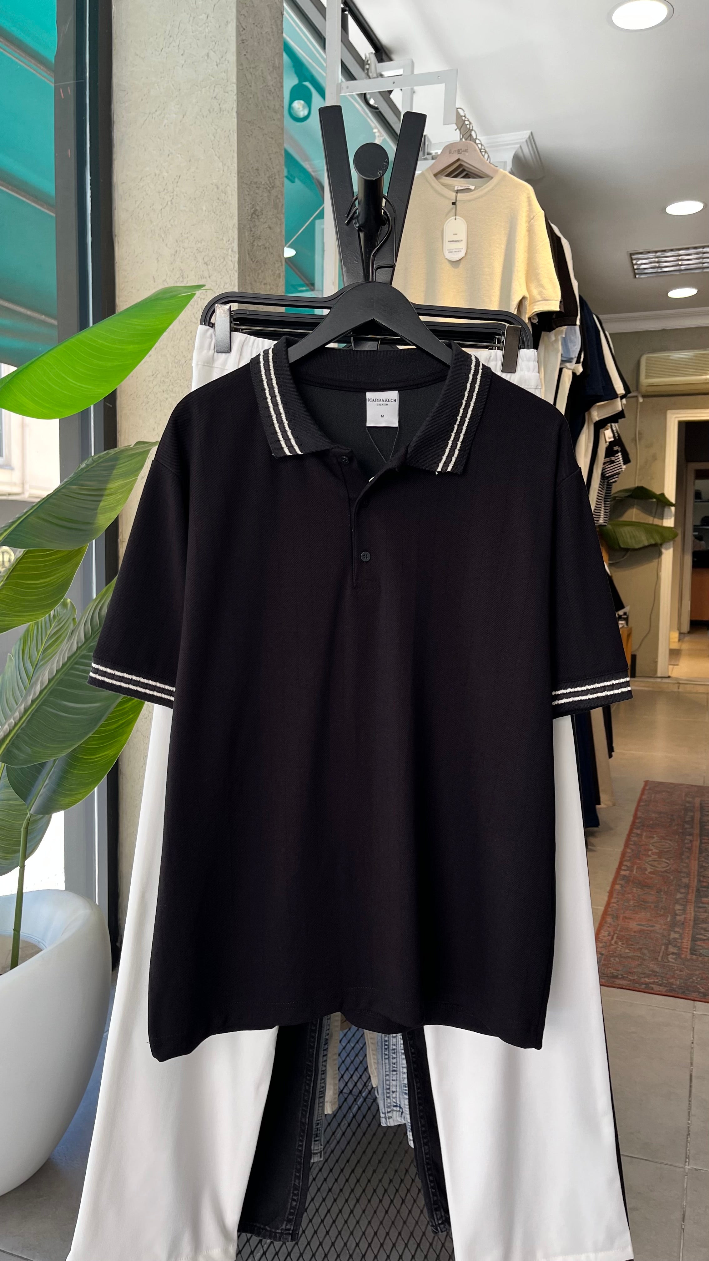 Oversize Yaka Detaylı Siyah Tshirt 9431