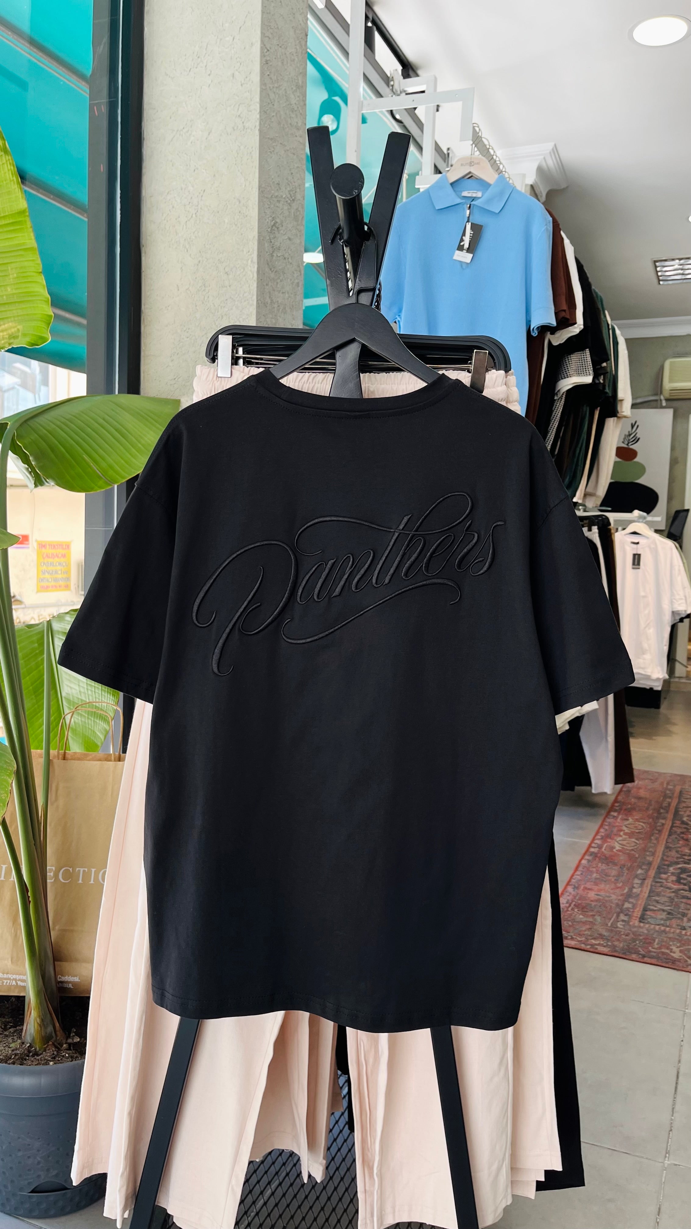 Oversize Panthers Siyah Sırt Nakışlı Tshirt – Siyah 9272
