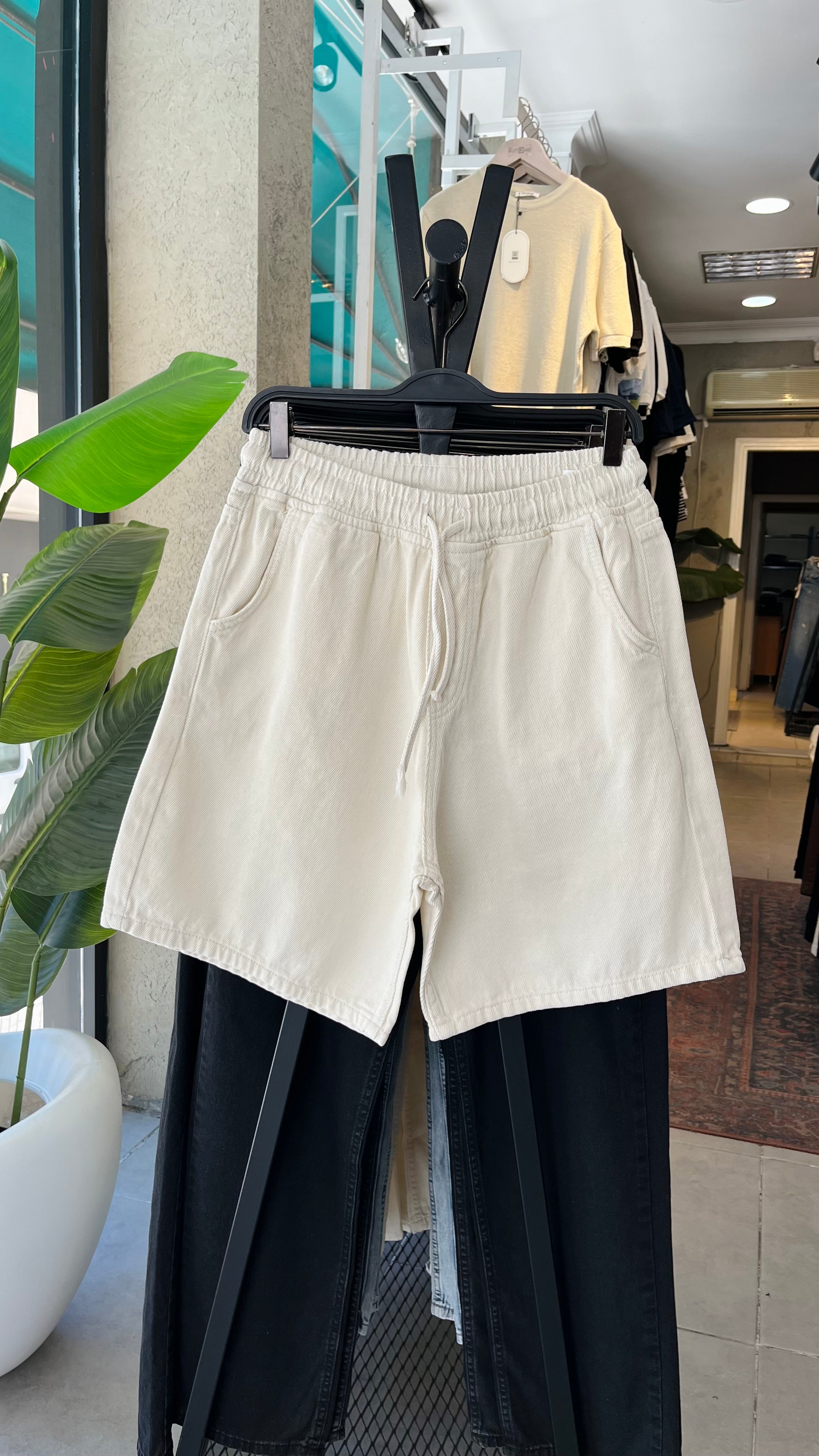 Bej Gabardin Şort 8001