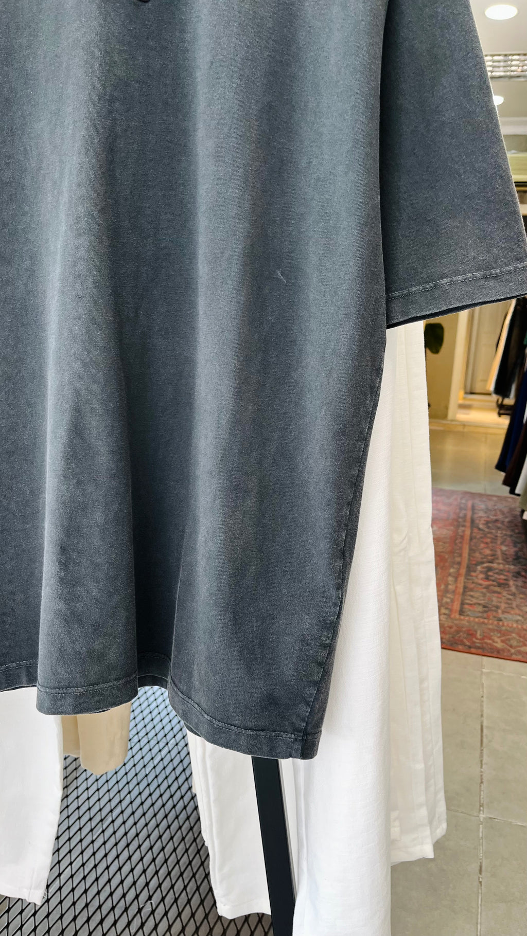 Oversize Siyah Nakış Detaylı Yıkamalı Tshirt – Siyah 9330