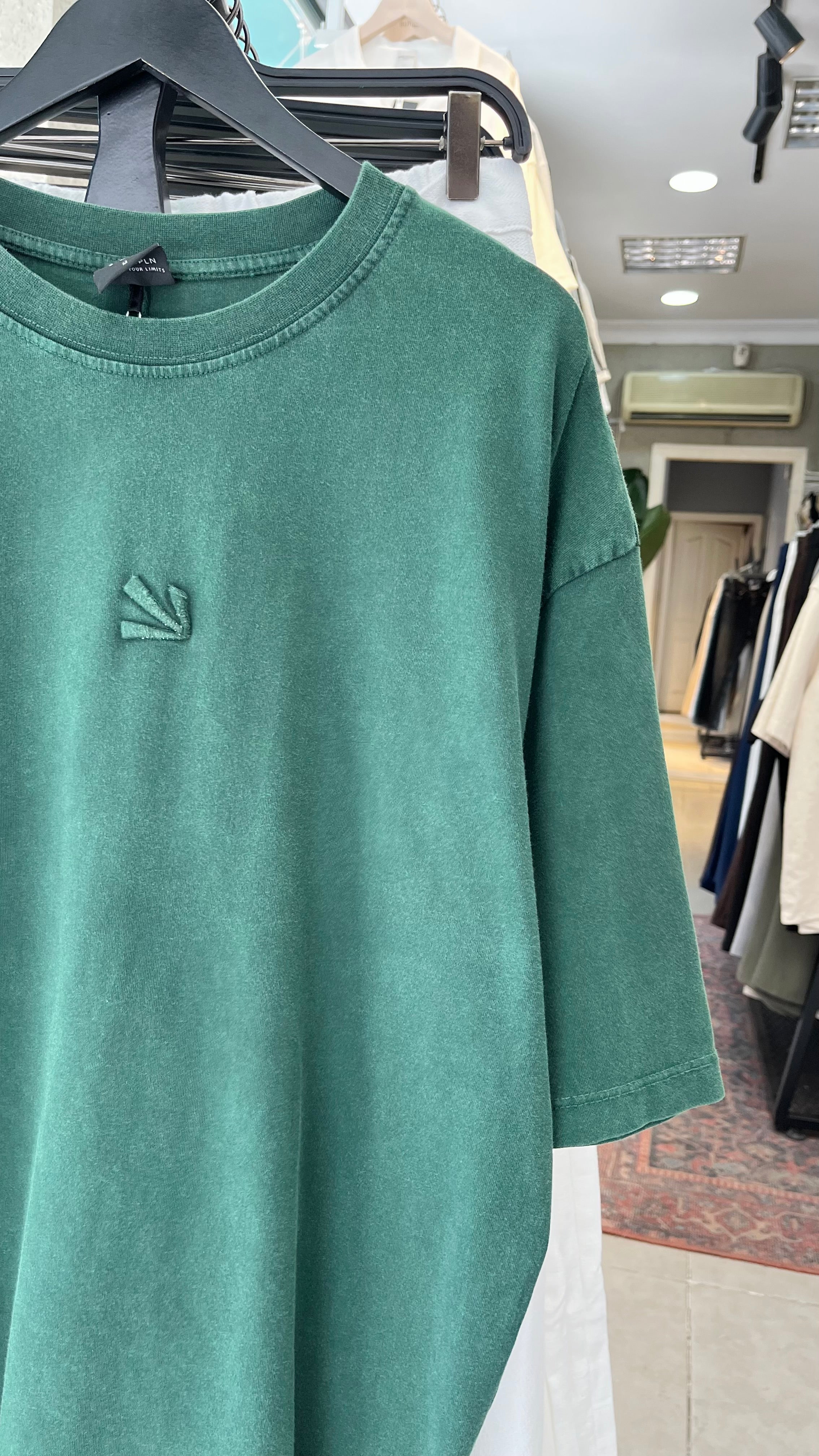 Oversize Yeşil Nakış Detaylı Yıkamalı Tshirt – Yeşil 9329