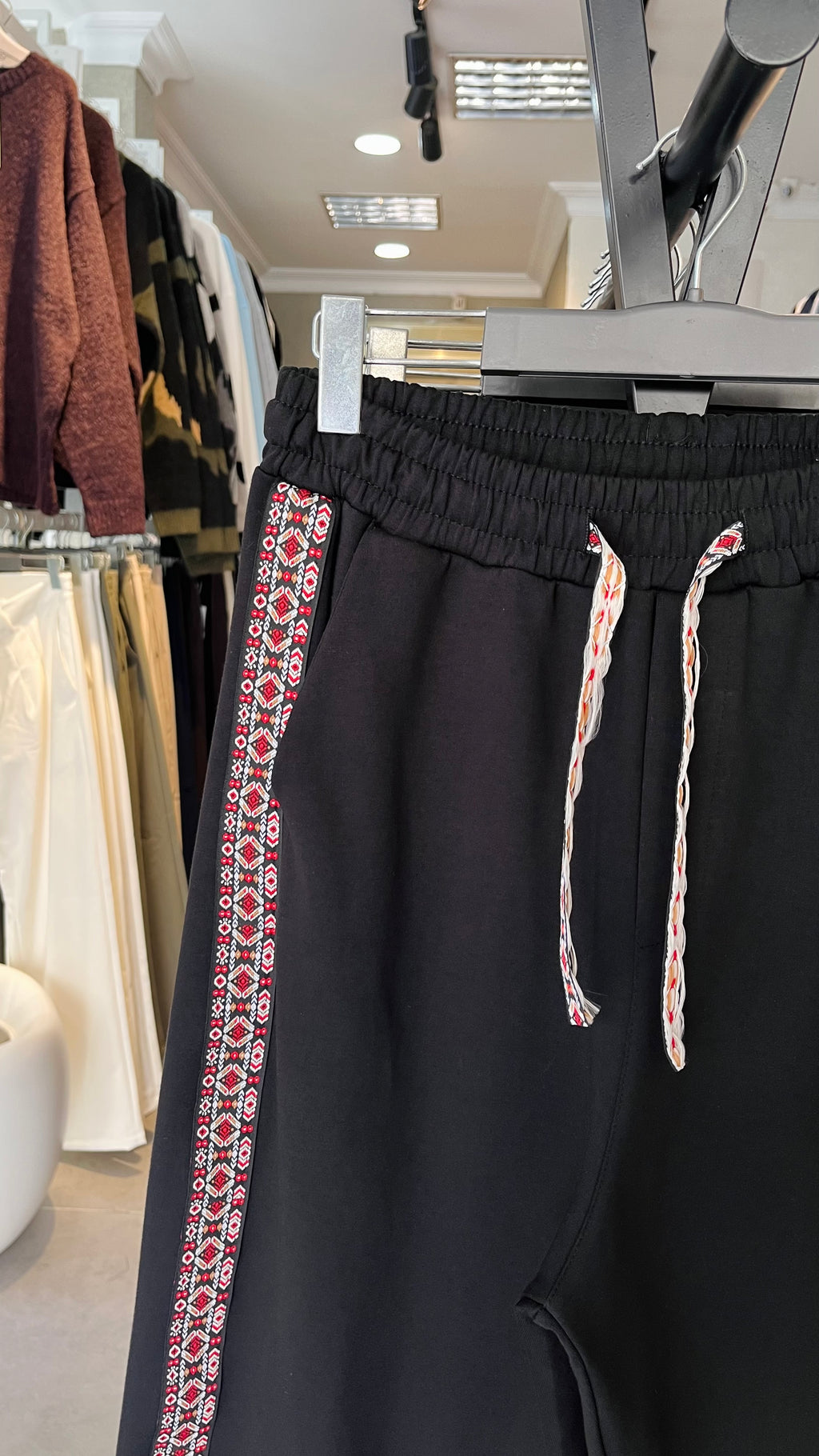 Baggy Etnik Desen Detaylı Siyah Eşofman 6247
