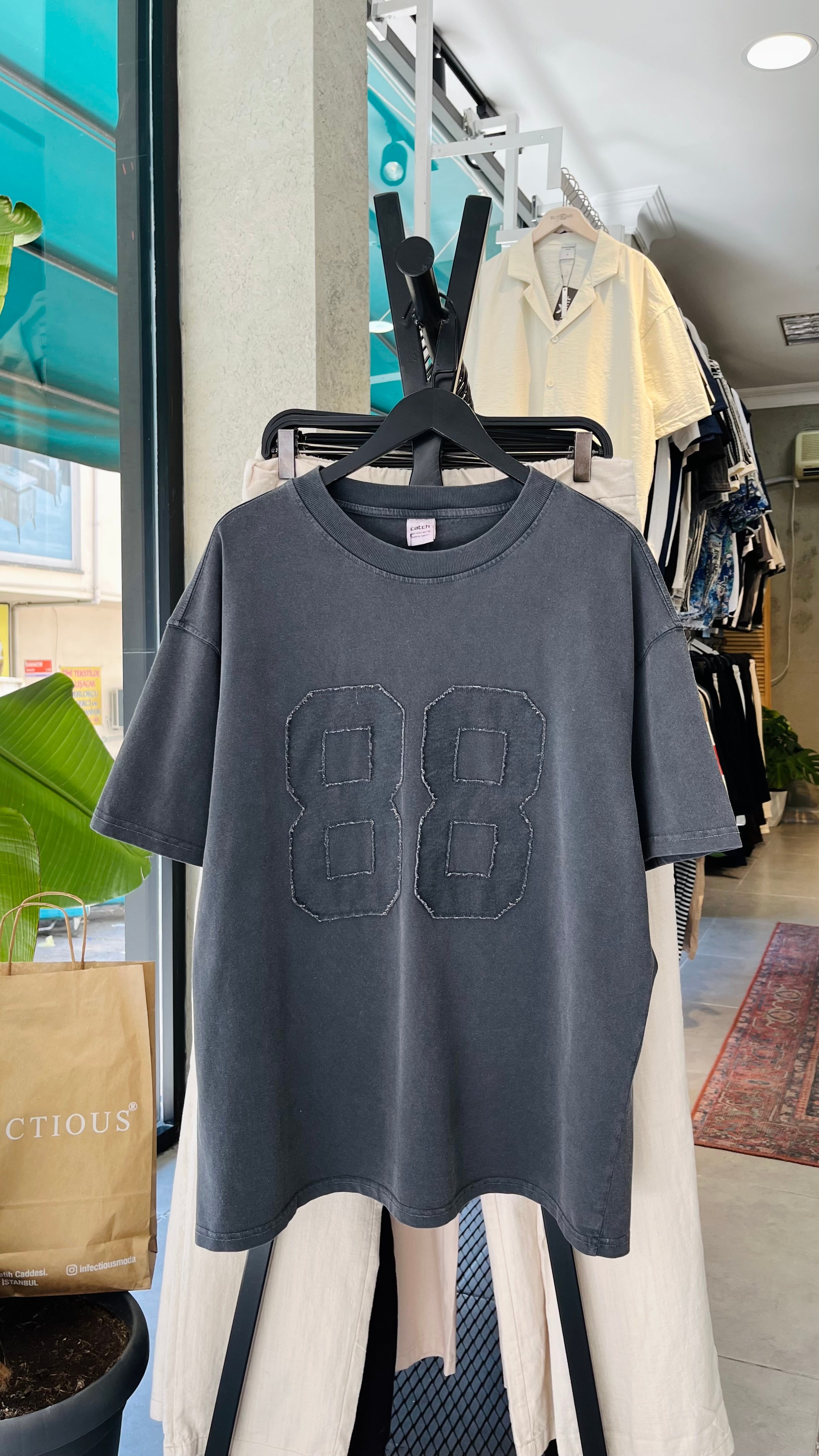 Oversize Siyah 88 Patchli Yıkamalı Tshirt – Siyah 9306