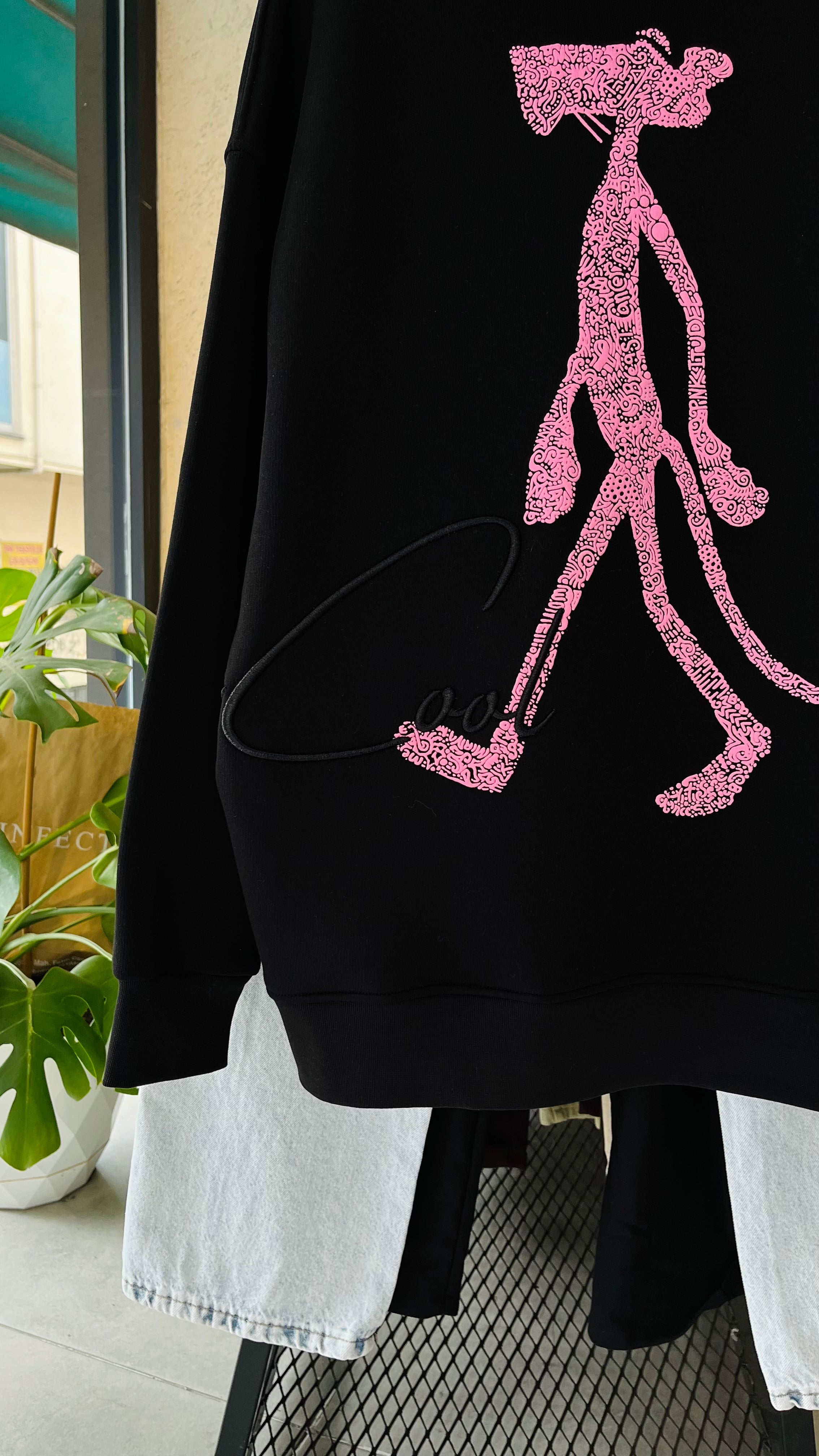 Oversize Pink Panter Sırt Baskılı Siyah Kapüşonlu Sweatshirt 7024