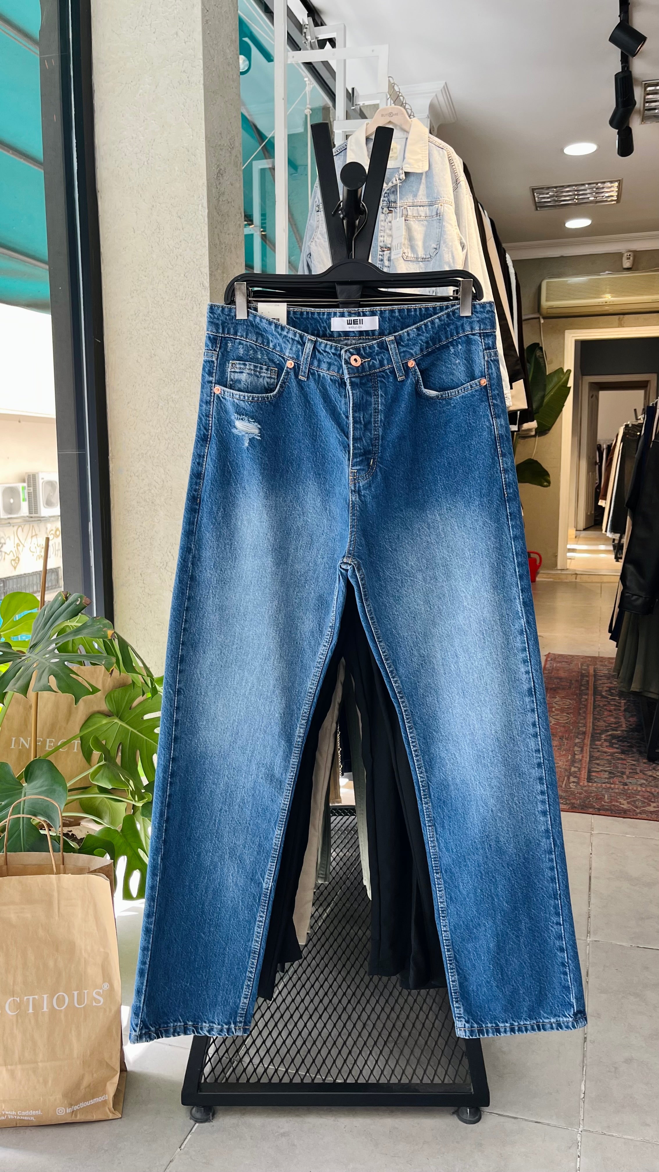 Baggy Mavi Yırtık Detaylı Jean 3321