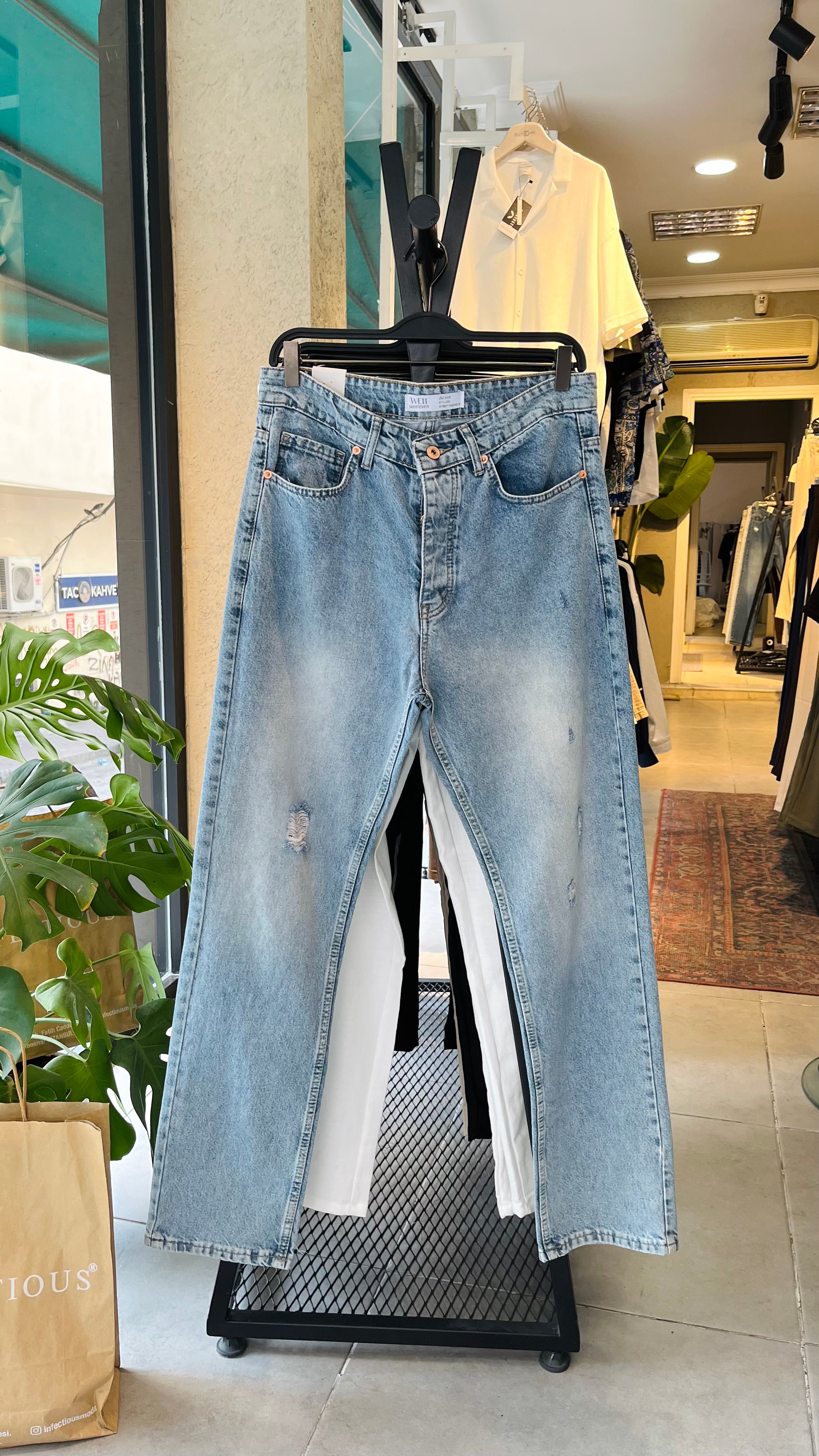 Baggy Mavi Yırtıklı Jean 3240