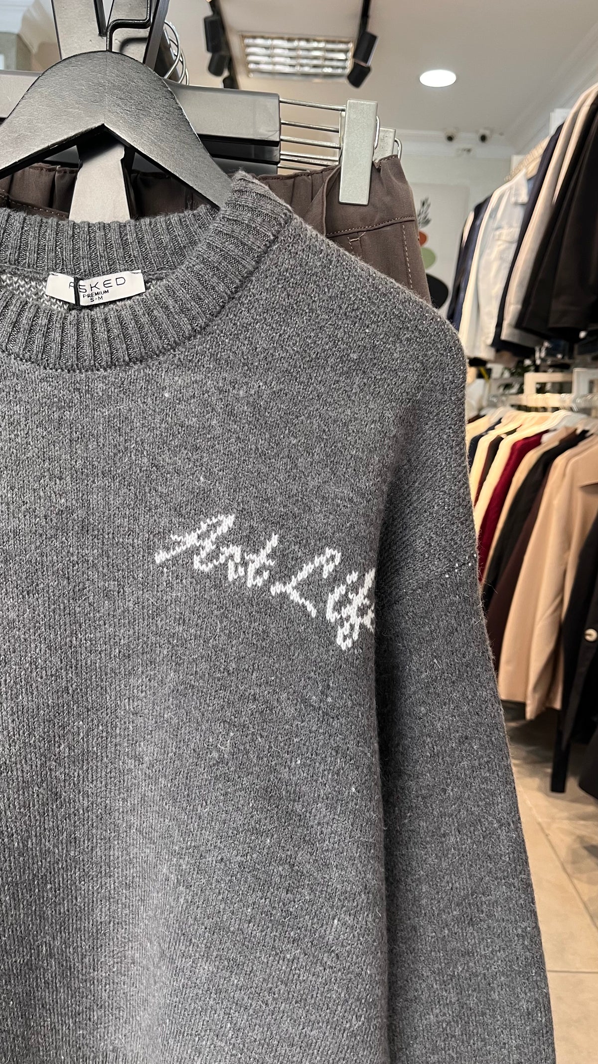 Oversize Art Life Ön ve Sırt Yazılı Antresit Triko Kazak 5142
