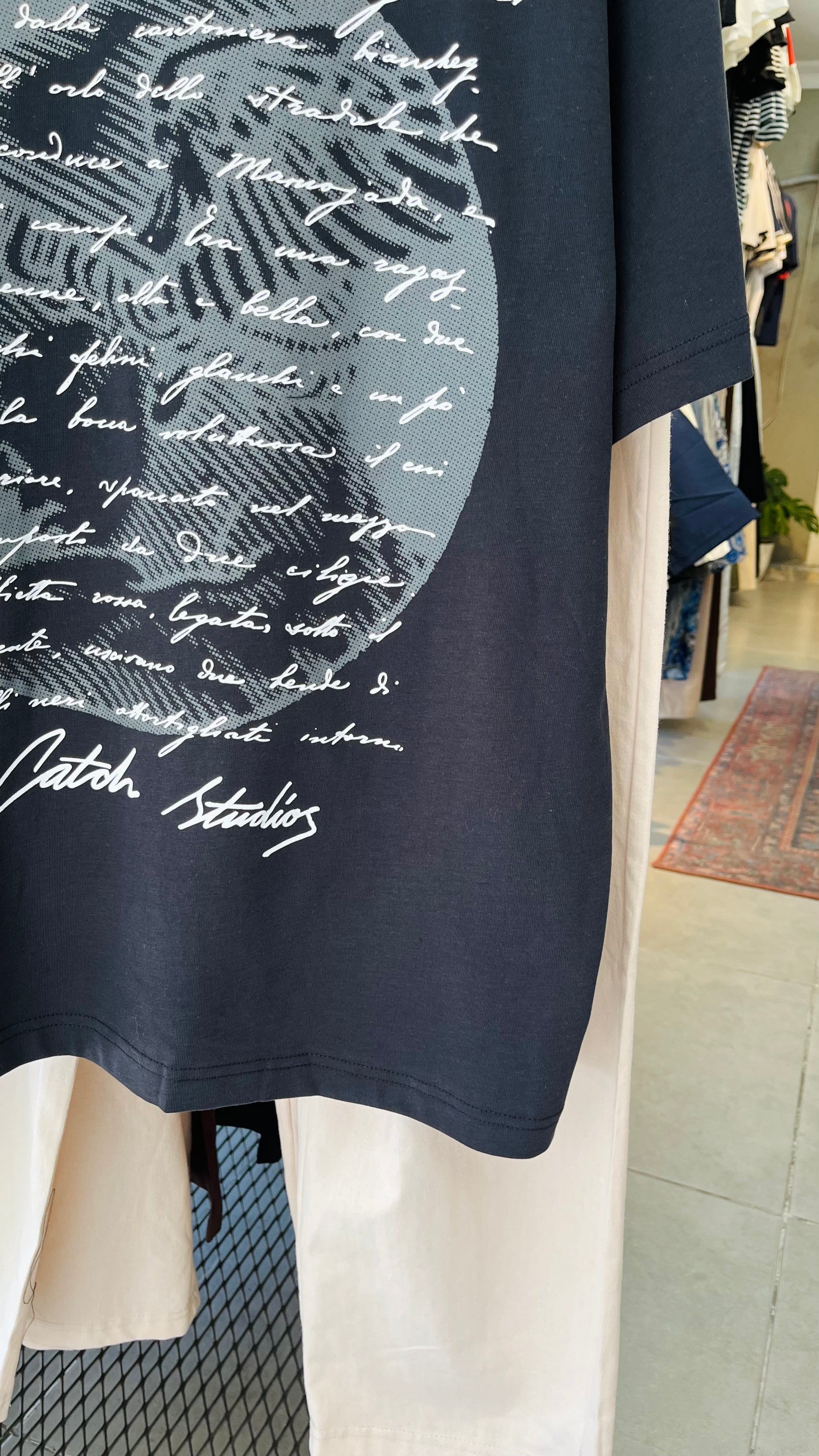 Oversize Siyah Sırt Baskılı Tshirt – Siyah 9300