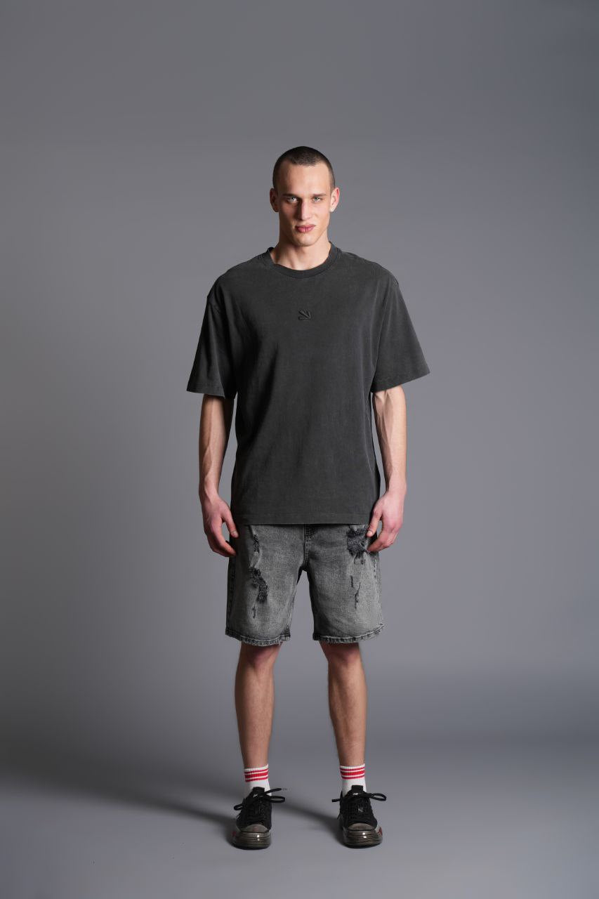 Oversize Siyah Nakış Detaylı Yıkamalı Tshirt – Siyah 9330