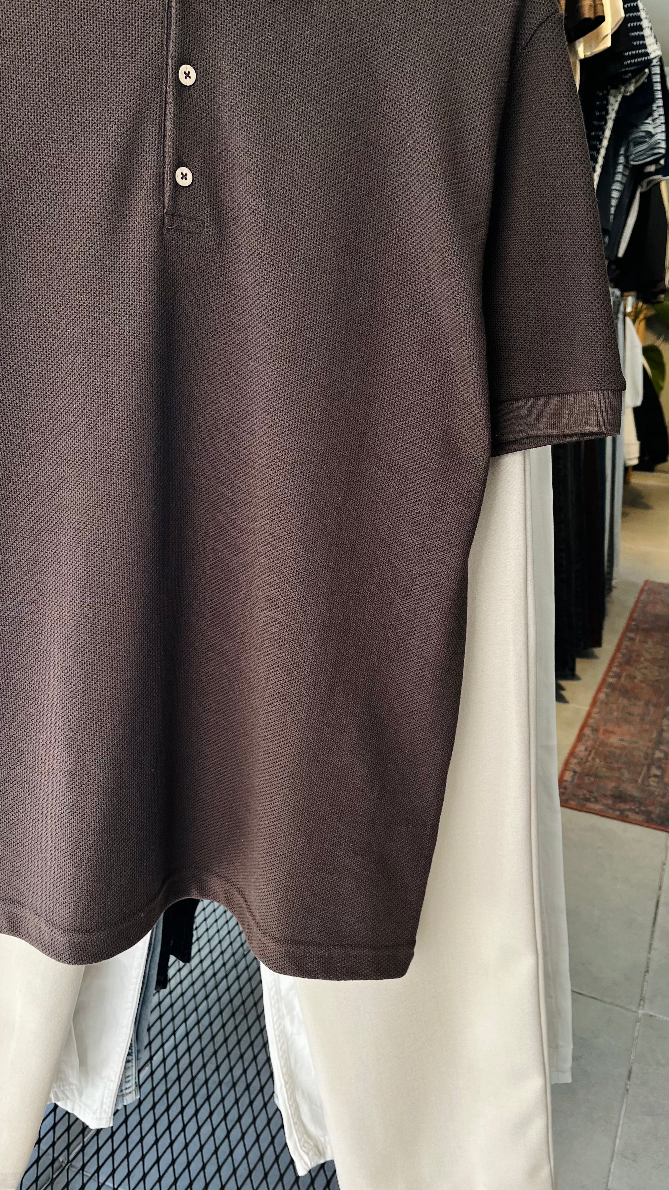 Kahverengi yakalı tshirt 9374