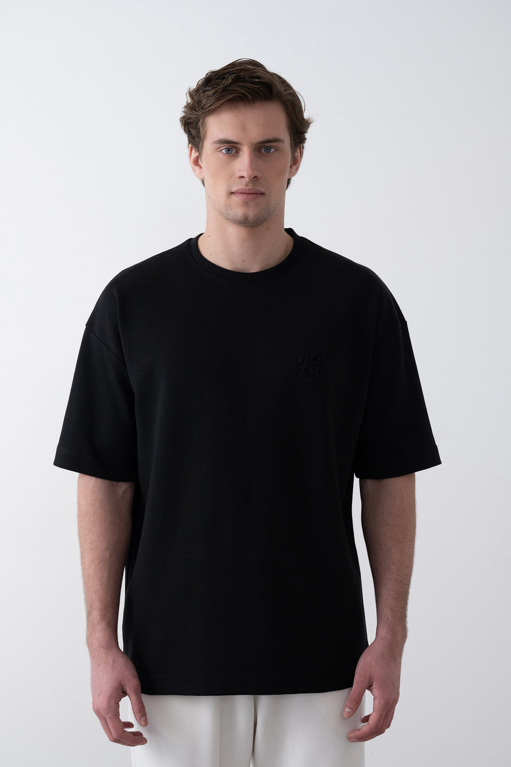 Oversize NOIR Kabartma Baskılı Tshirt – Siyah 9279