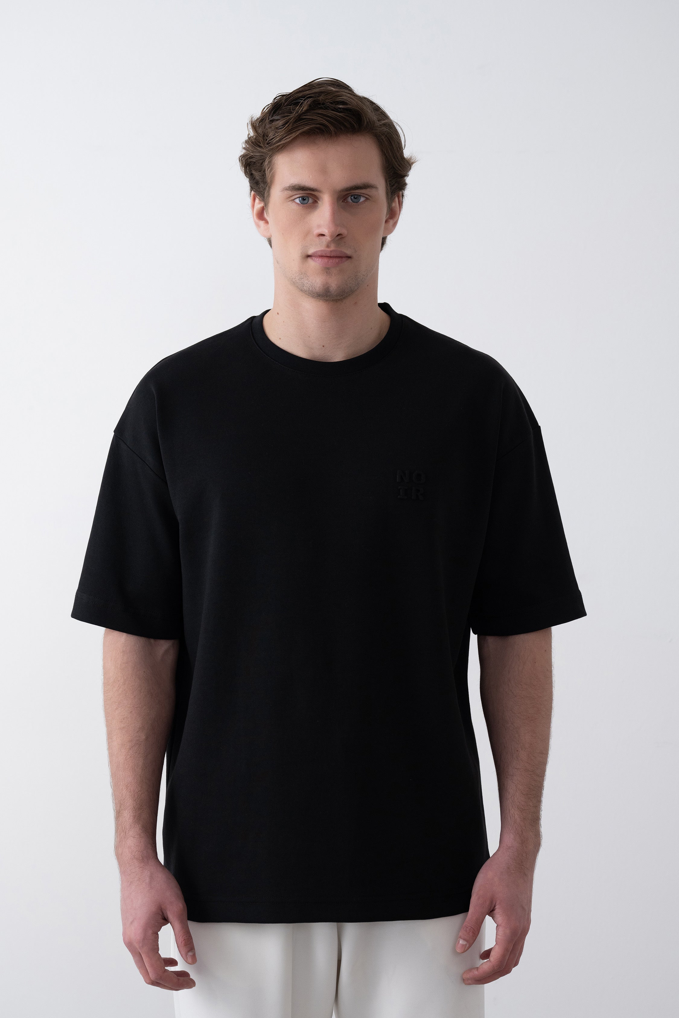 Oversize NOIR Kabartma Baskılı Tshirt – Siyah 9279