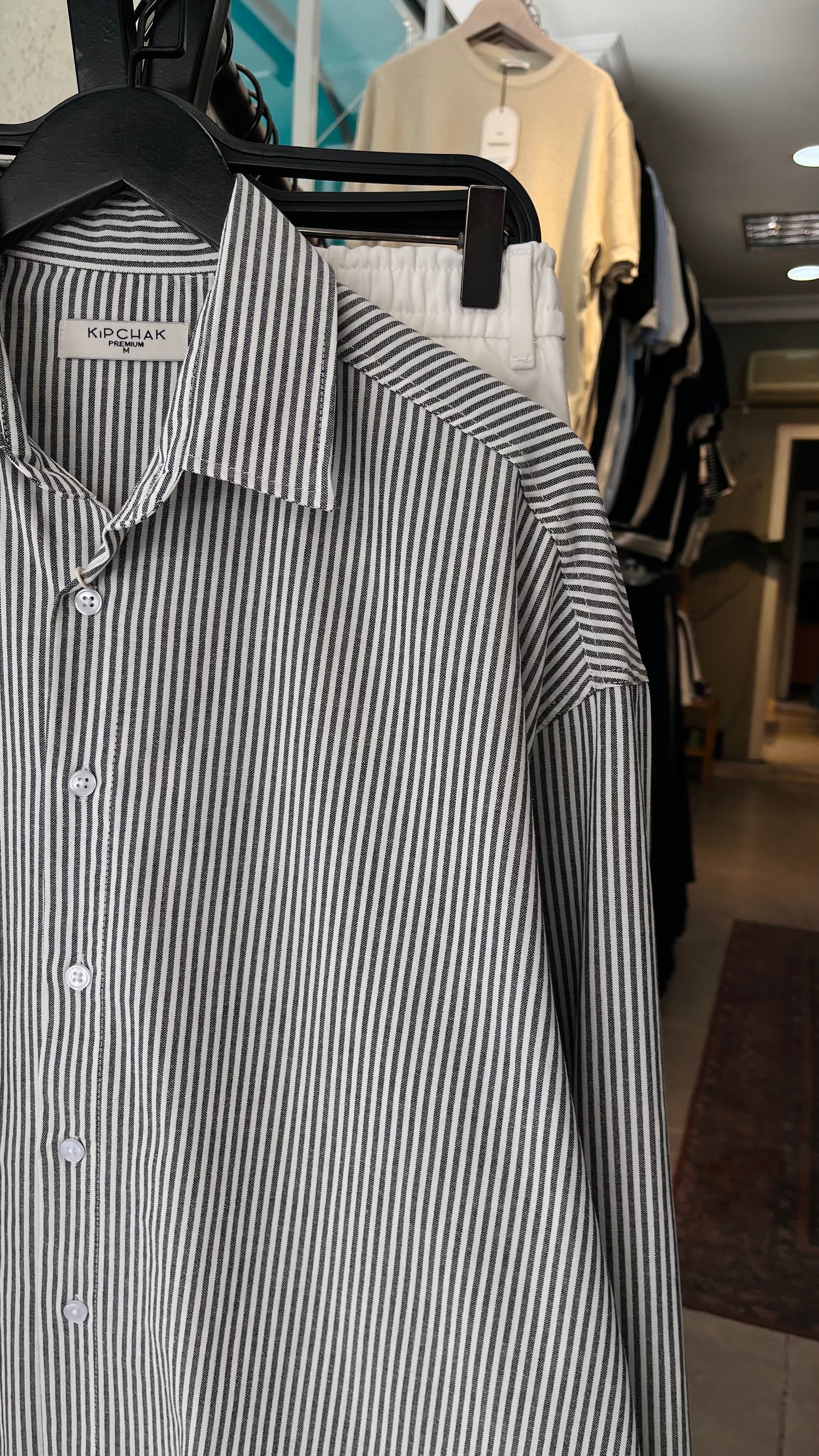 Oversize Siyah Beyaz Çizgili Uzun Kollu Gömlek 5497