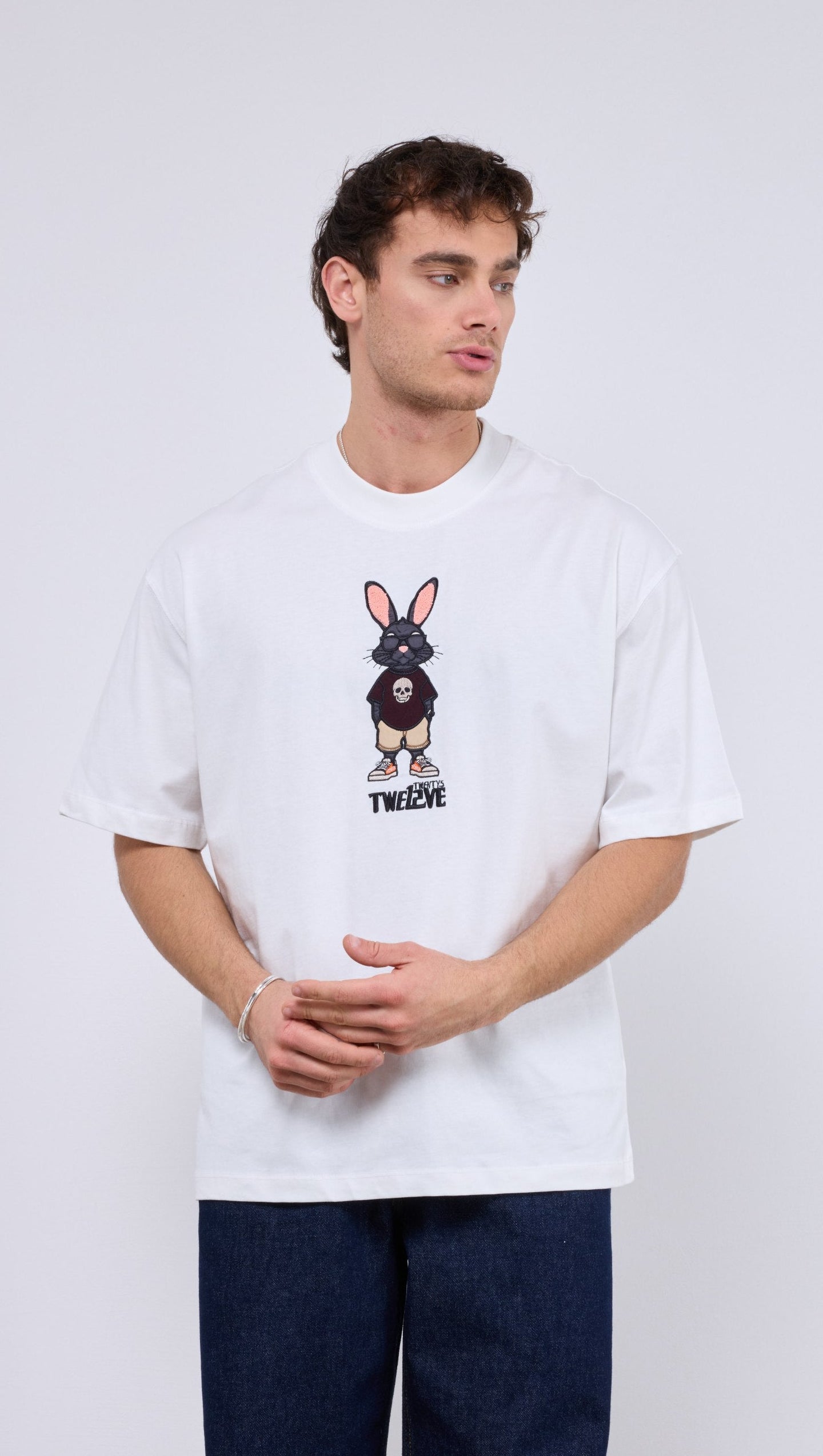 Oversize Beyaz Nakış Detaylı Tshirt 9366